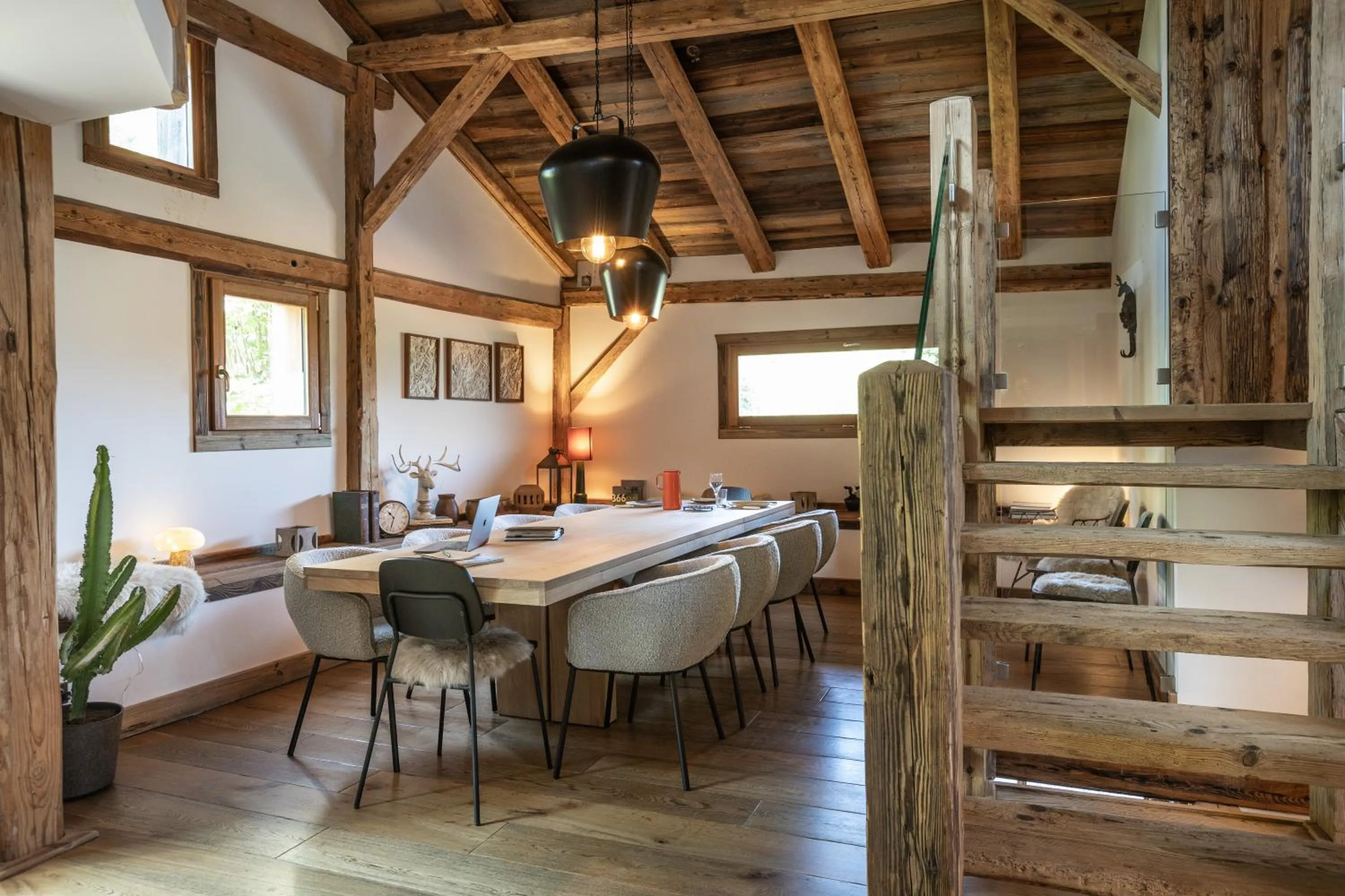 Seating area in Wanderful Life MontBlanc refuge haut de gamme