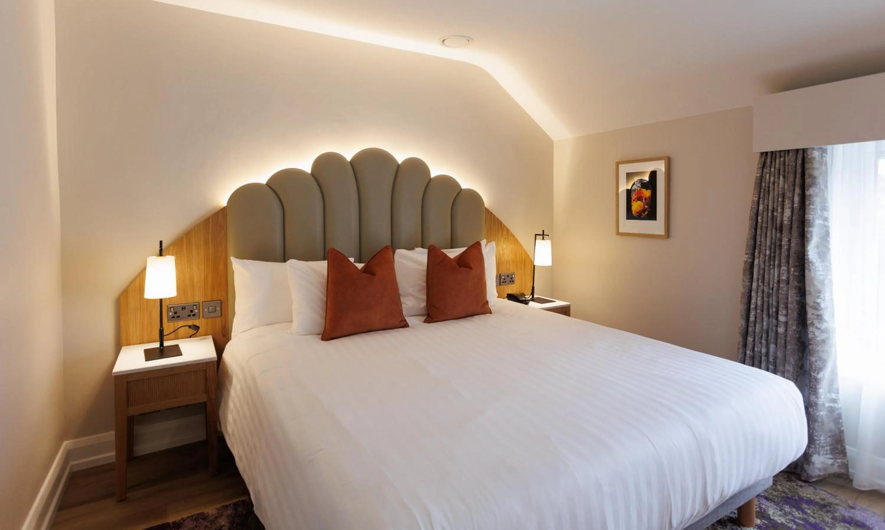 Bed in The Malone Hotel