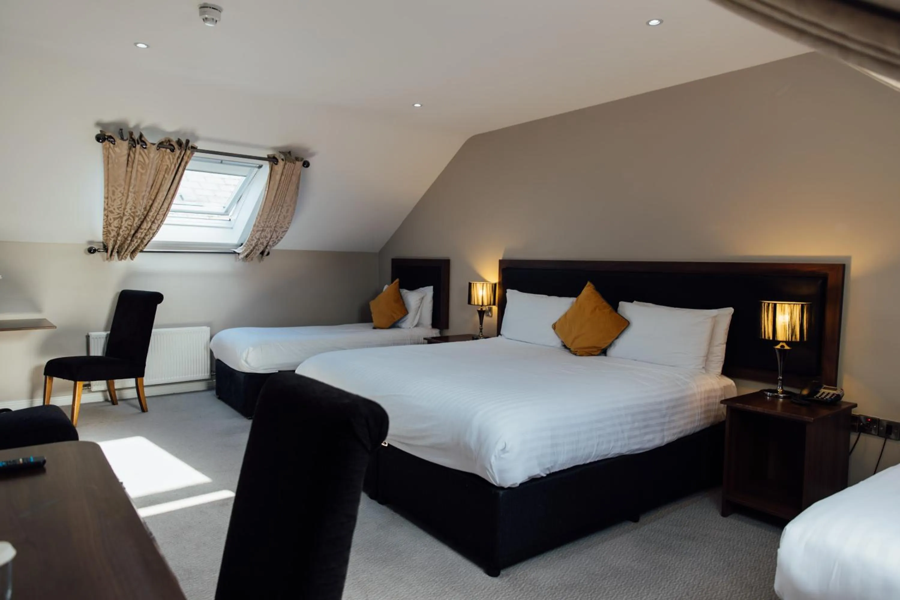 Bed in The Malone Hotel