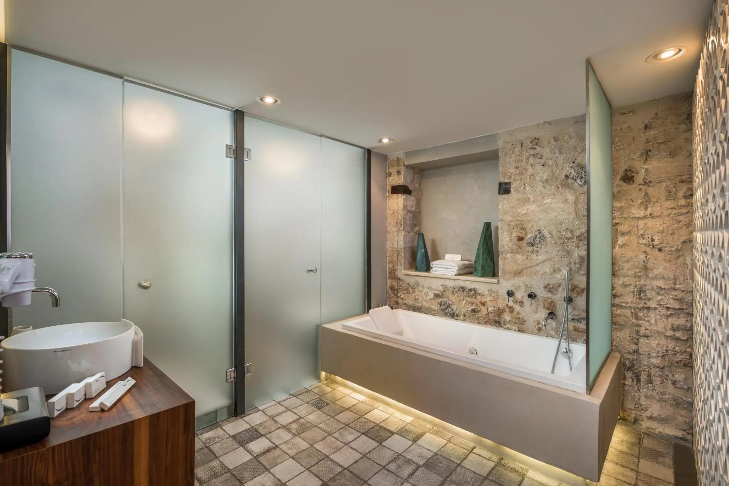 Bathroom in Ambassadors Residence Boutique Hotel