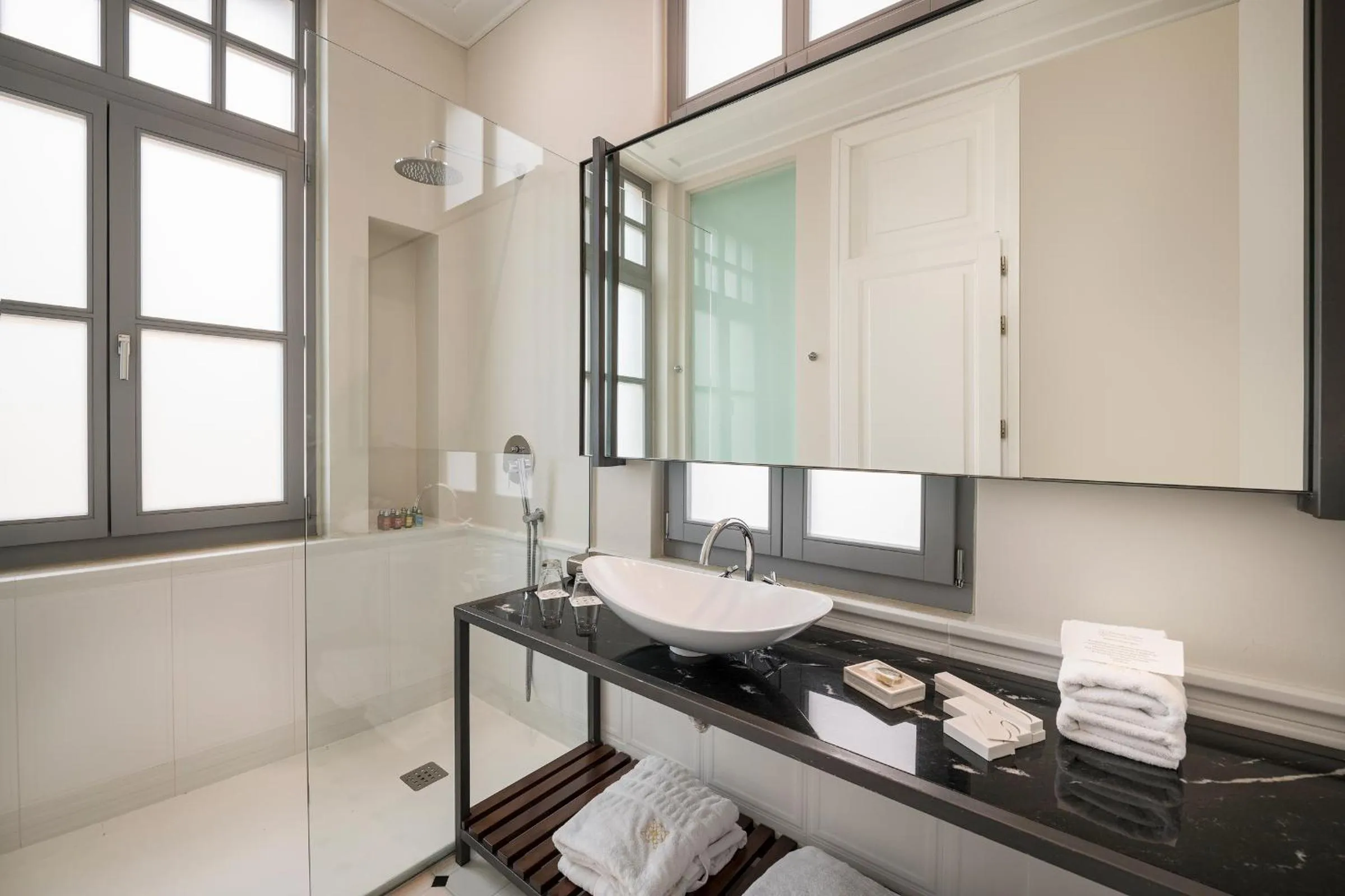 Bathroom in Ambassadors Residence Boutique Hotel