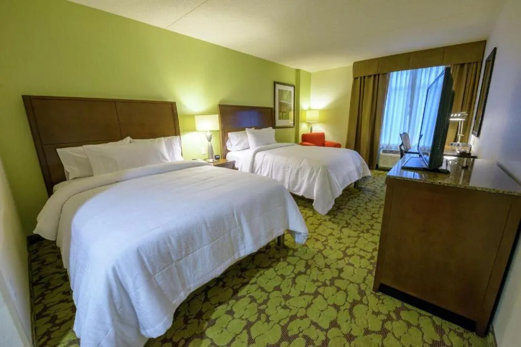 Bed in Hilton Garden Inn Exton-West Chester