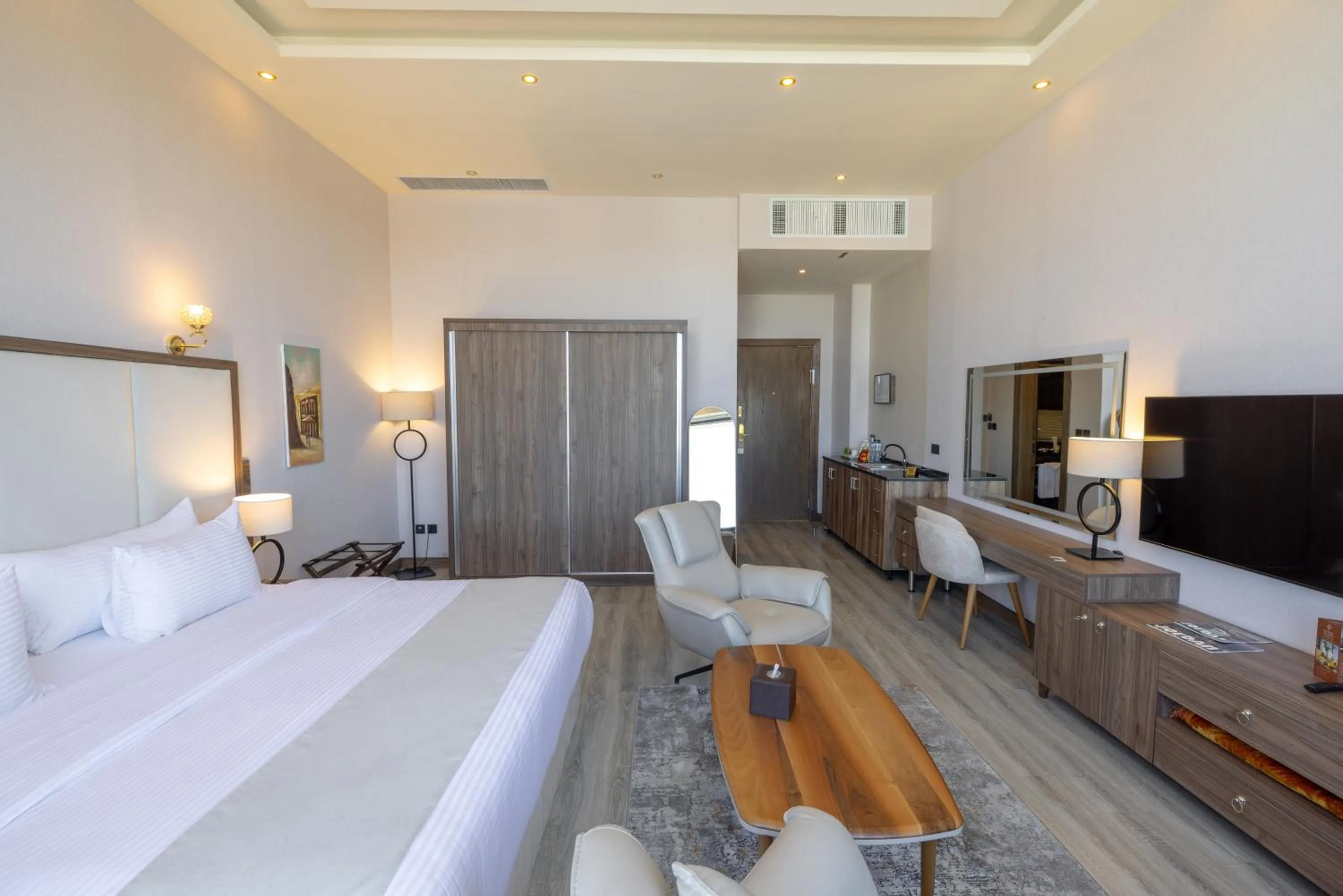 Photo of the whole room, Bed in Jeddah Homes Boutique Hotel