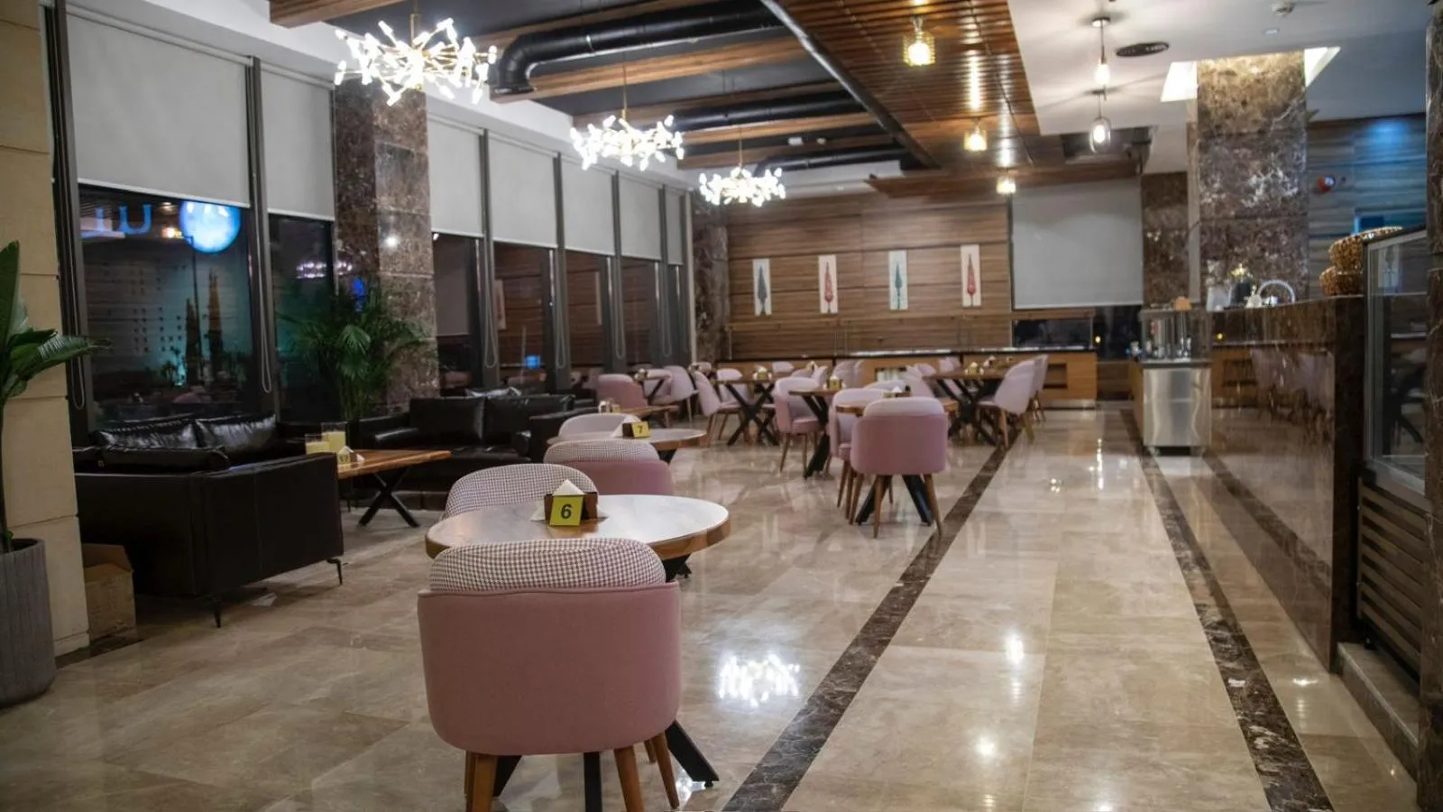 Restaurant/places to eat in Jeddah Homes Boutique Hotel