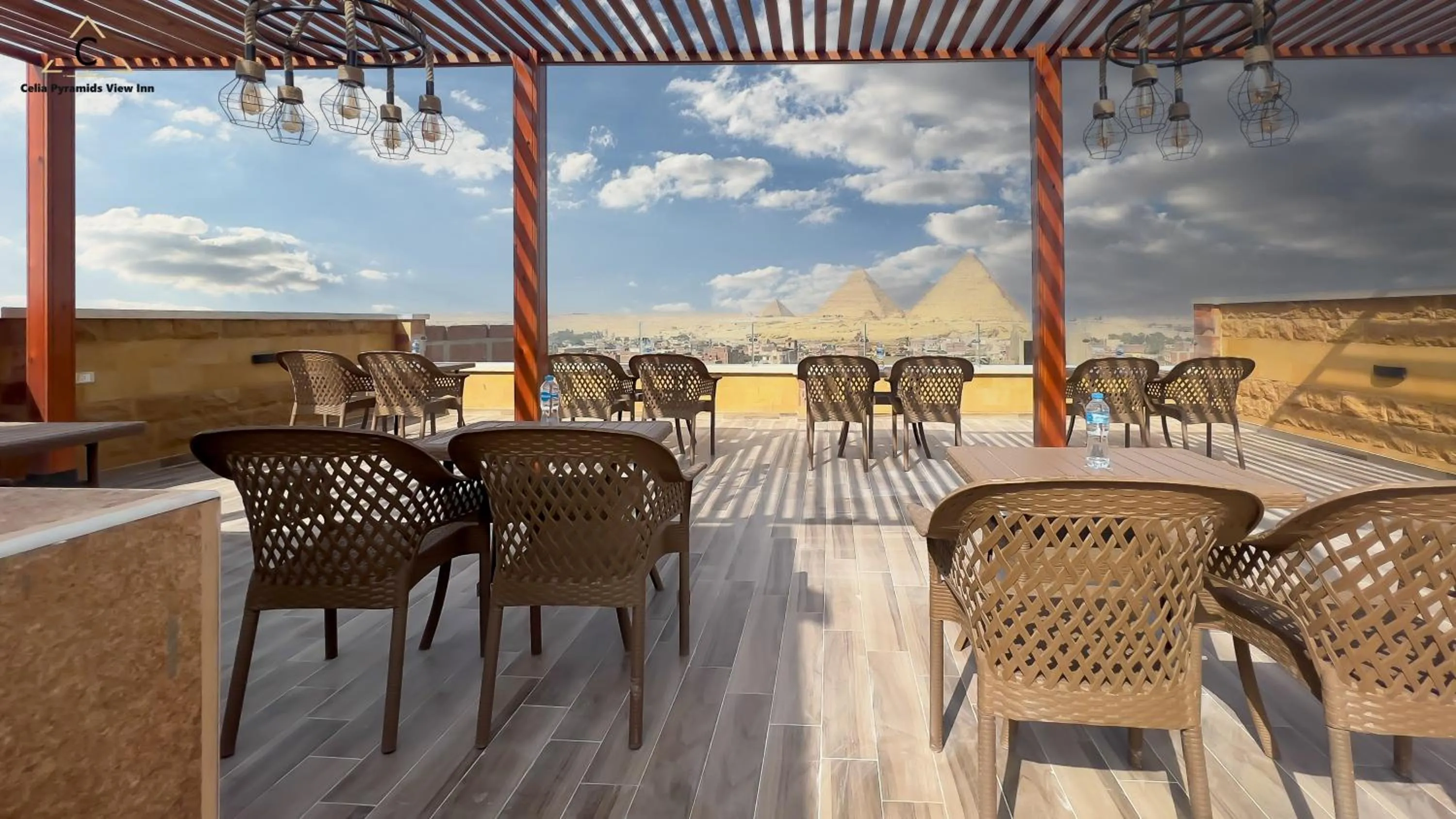 Restaurant/places to eat in Celia Pyramids View inn