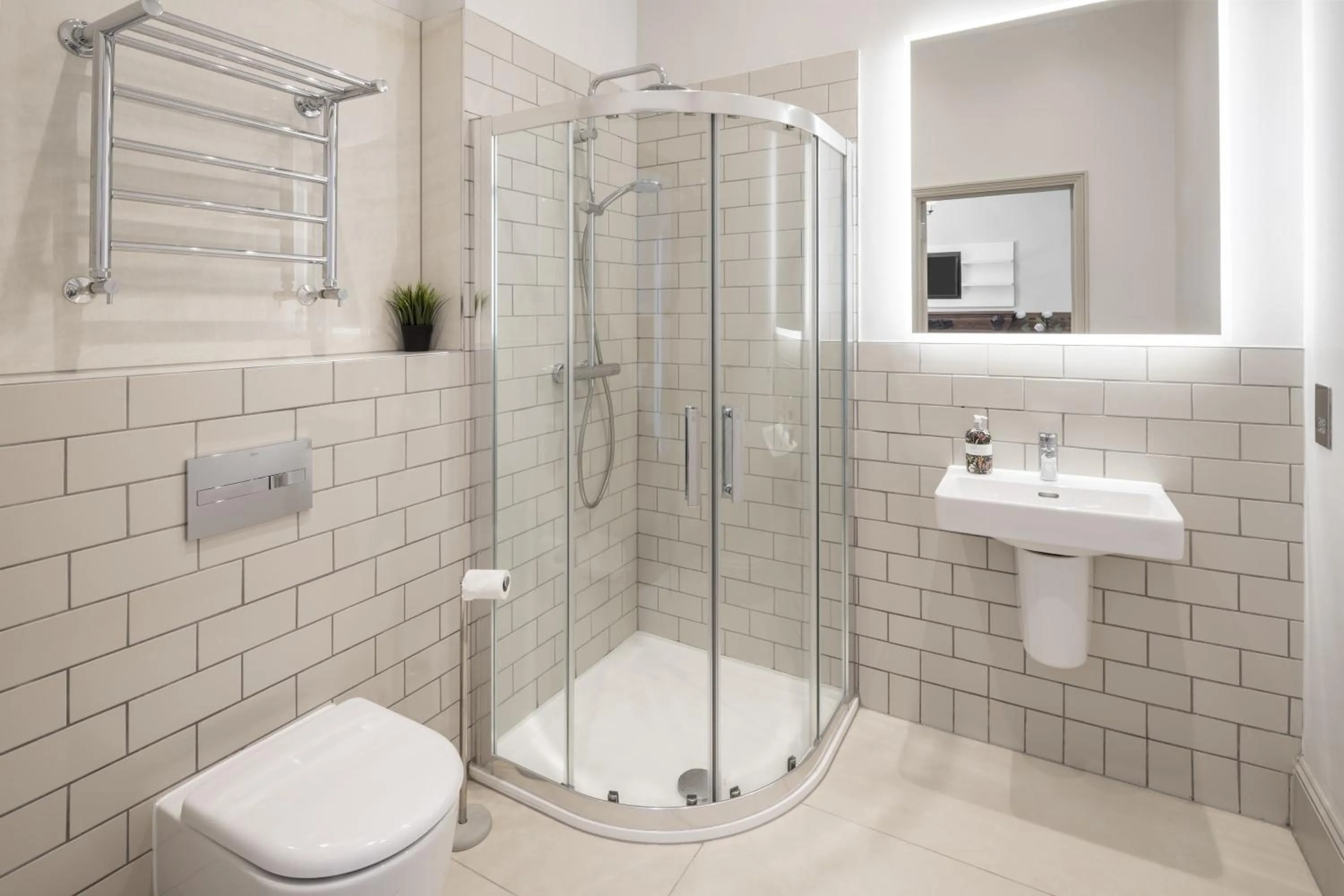 Shower in Notting Hill House