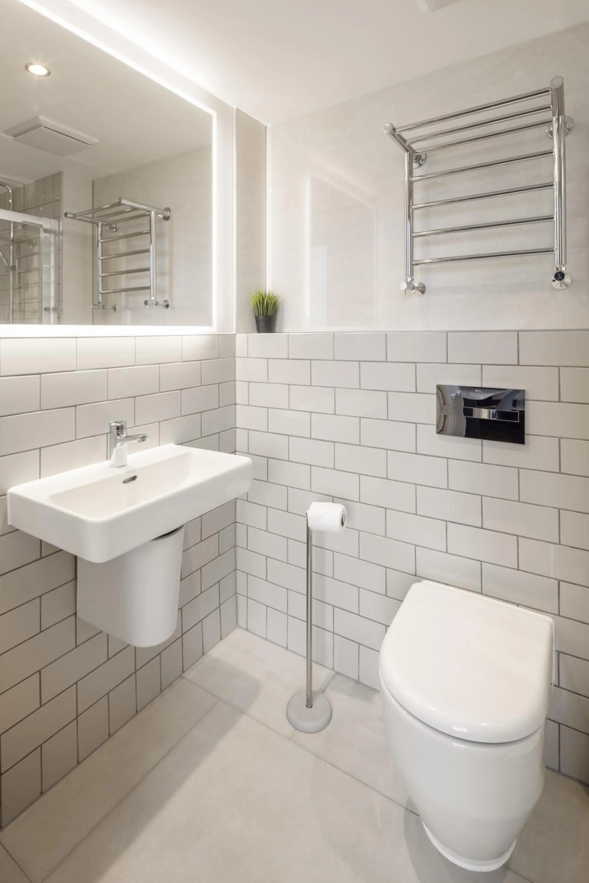 Toilet in Notting Hill House