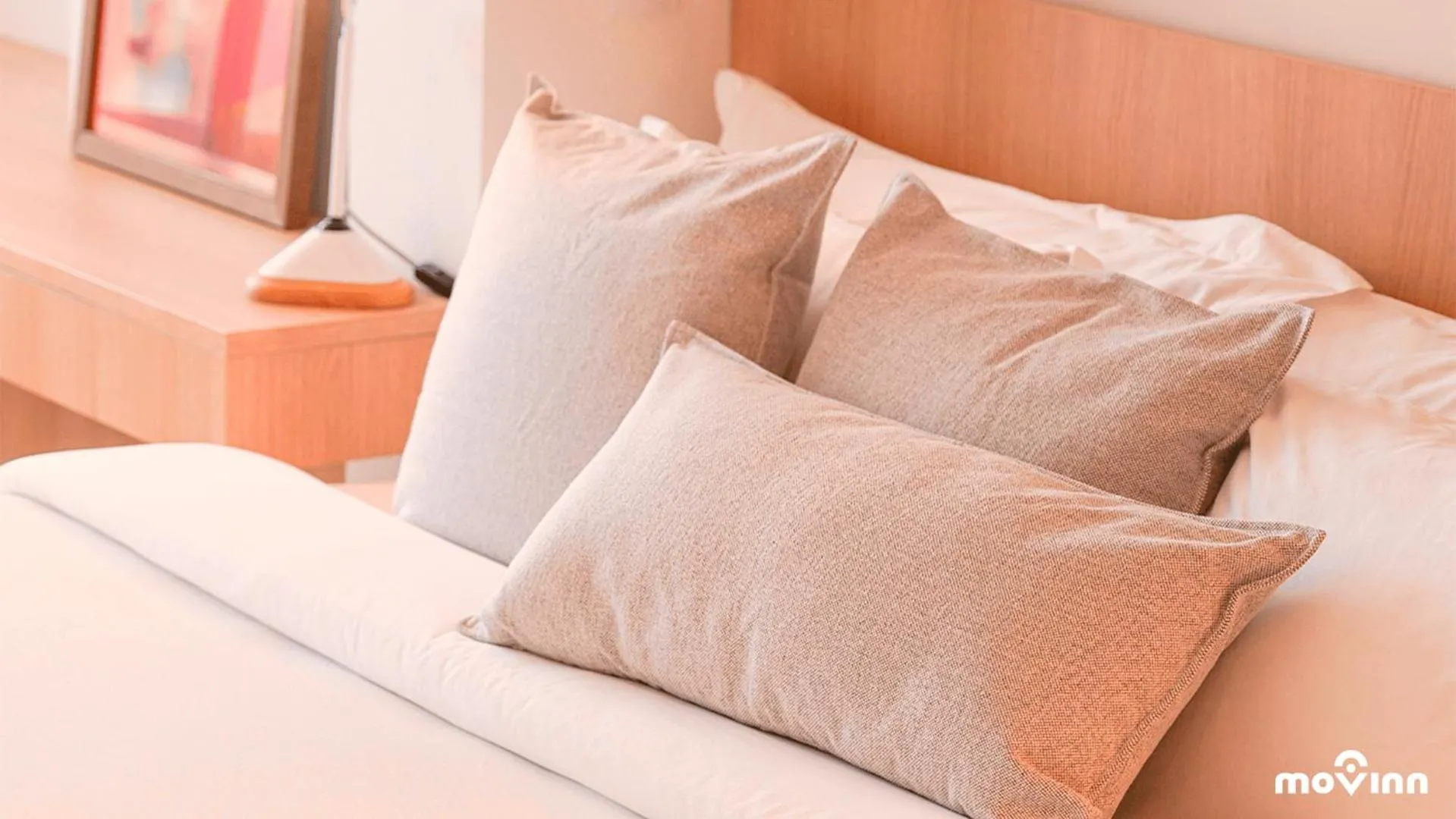 Bedroom, Bed in White 2880 - Pinheiros