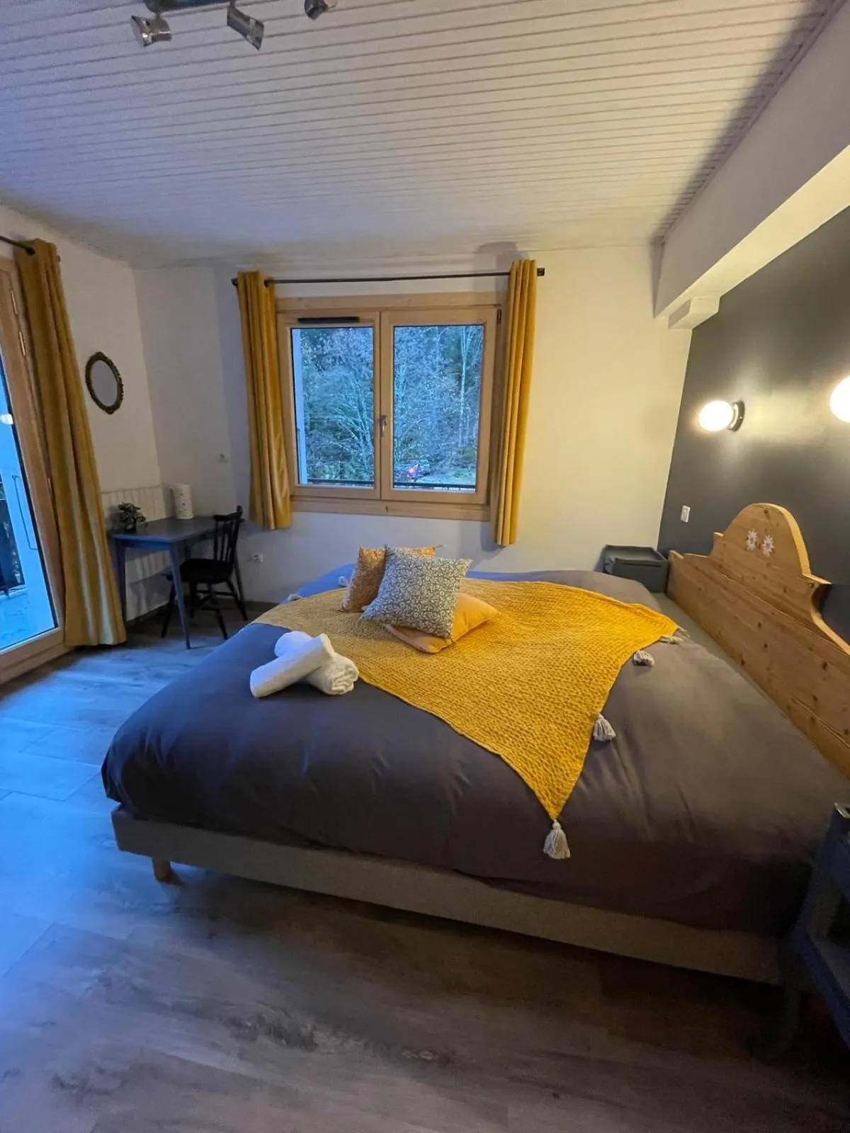 Photo of the whole room, Bed in Hôtel la Kinkerne