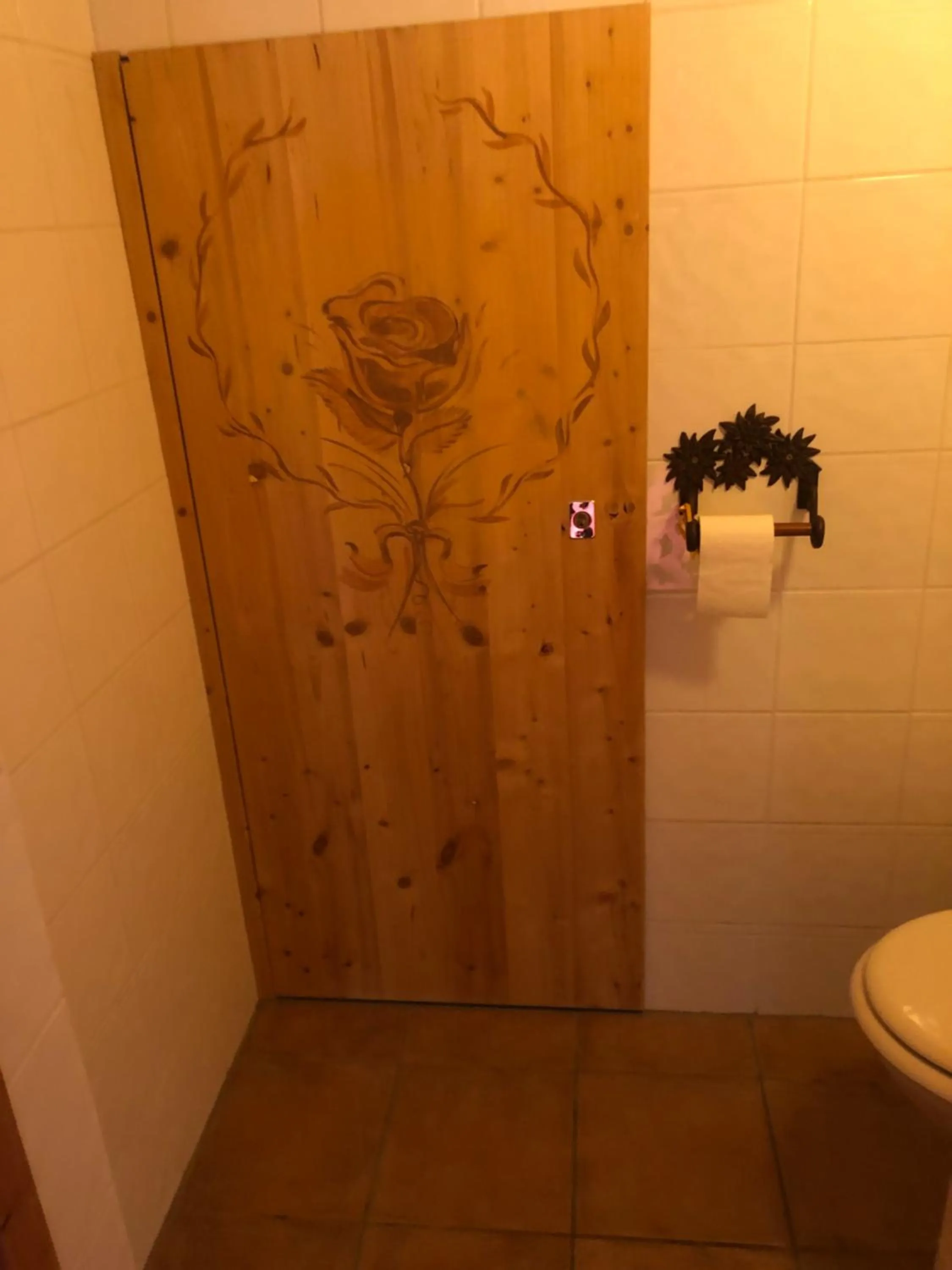 Toilet in Hôtel la Kinkerne