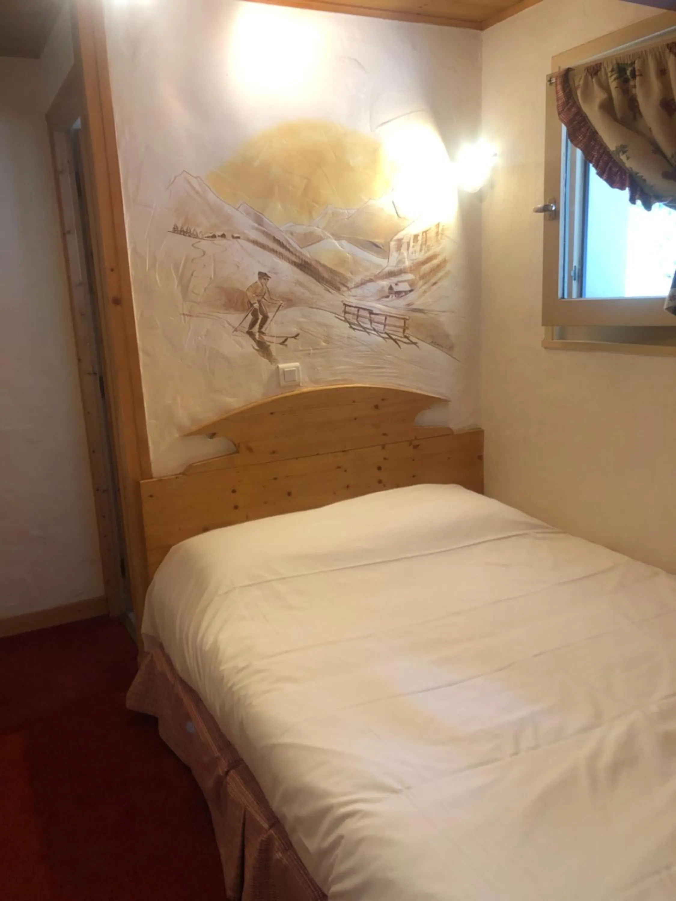 Photo of the whole room, Bed in Hôtel la Kinkerne