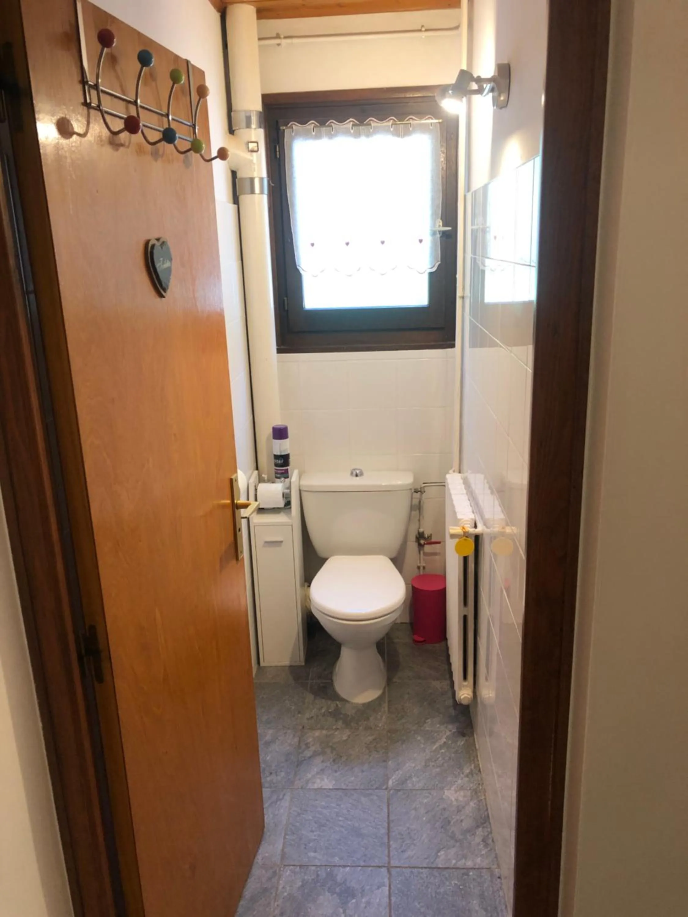 Toilet in Hôtel la Kinkerne