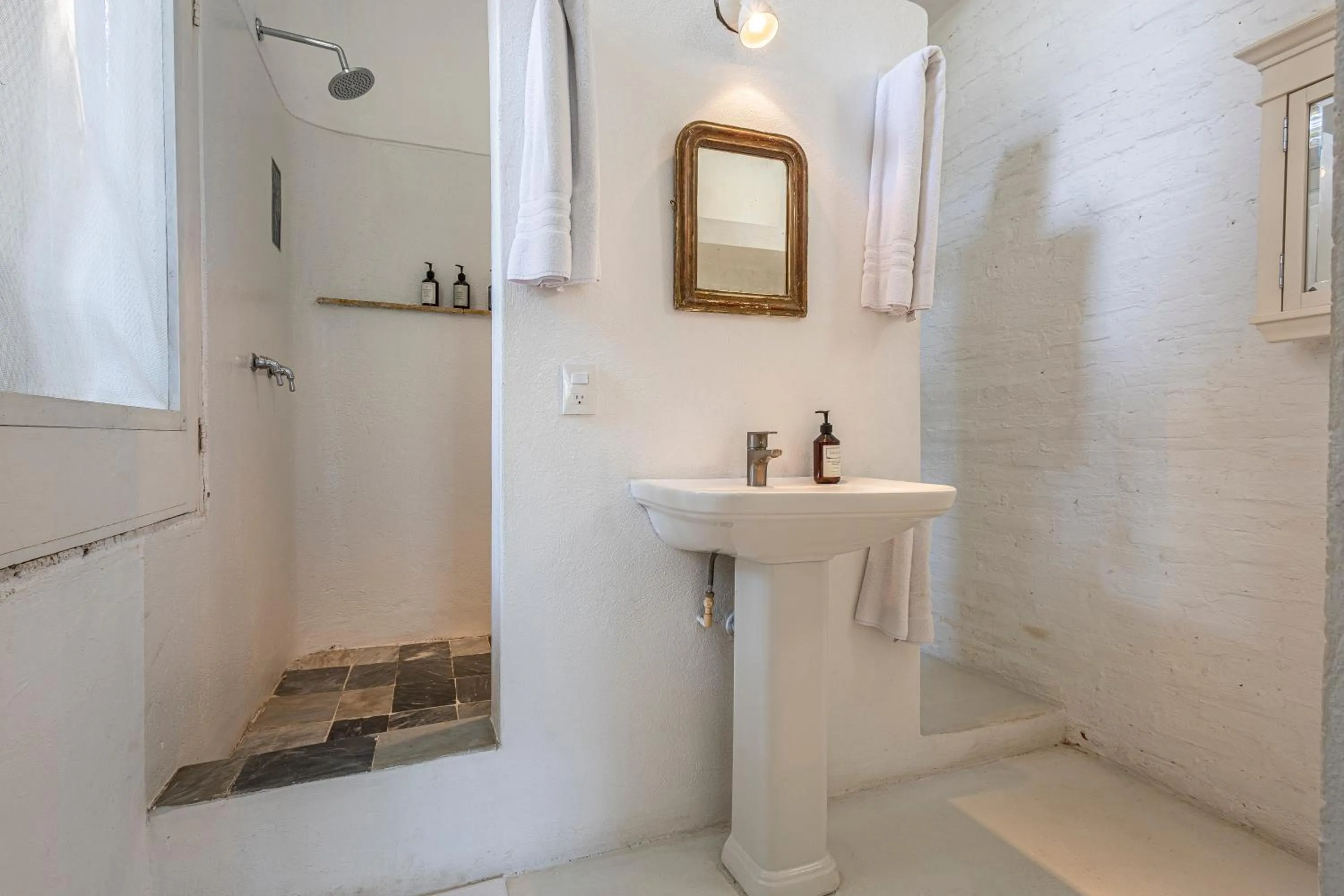 Shower in Casa Real Del Cabrero by Soho