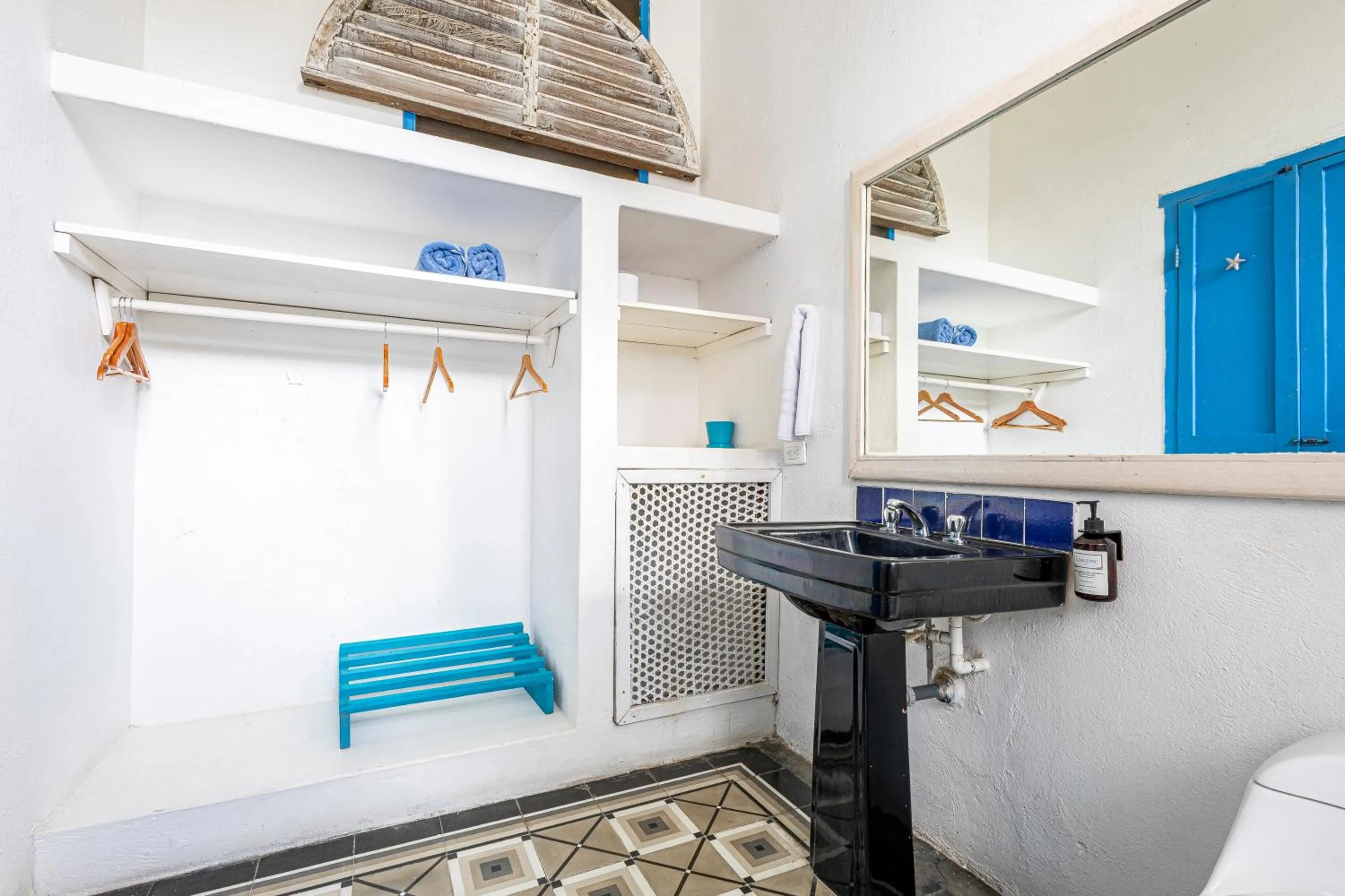 wardrobe in Casa Real Del Cabrero by Soho