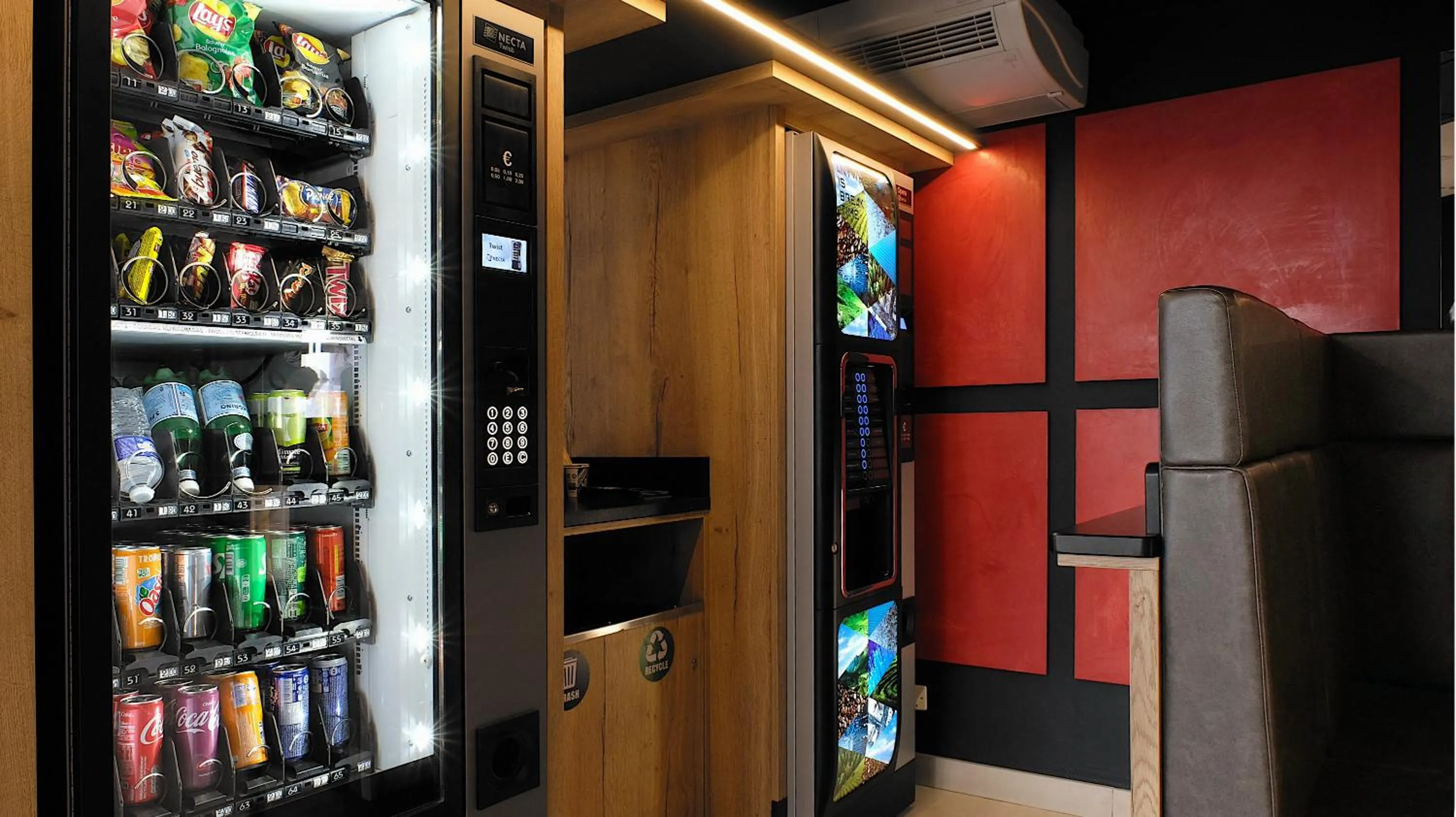 vending machine in In Hotel Nancy Frouard