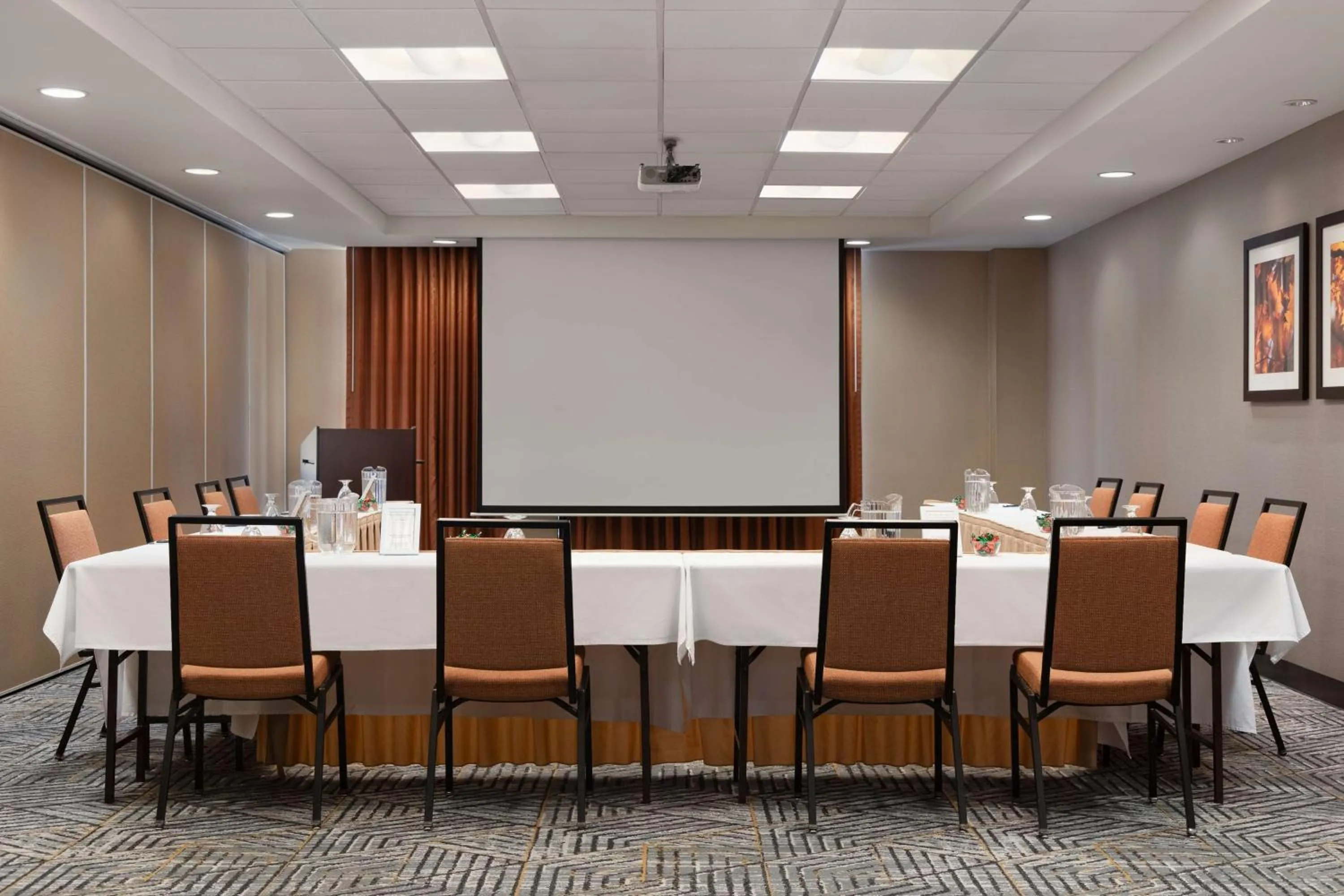 Meeting/conference room in Homewood Suites by Hilton Waterloo/St. Jacobs