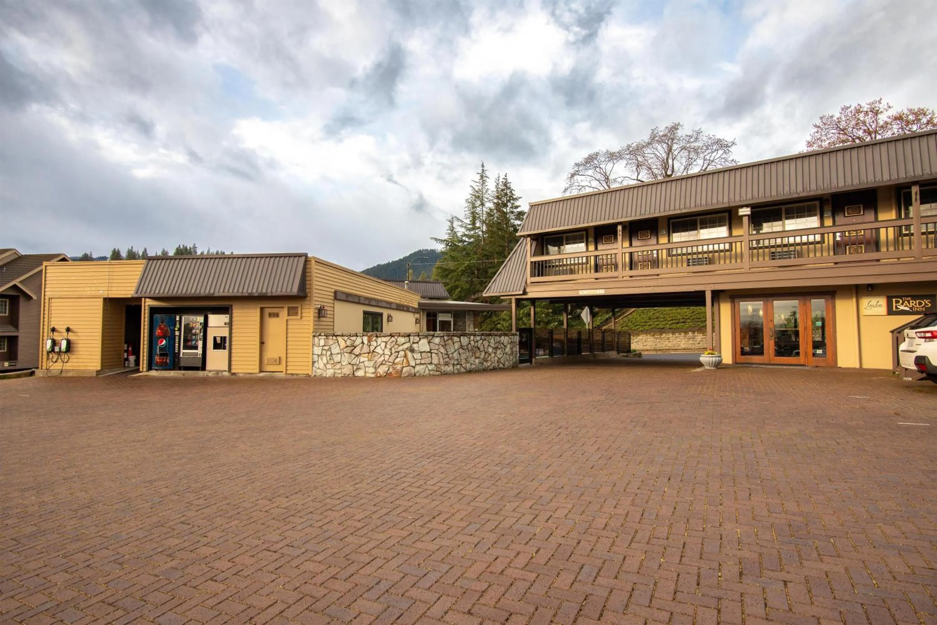 Property building in The Bard's Inn - BW Signature Collection by Best Western