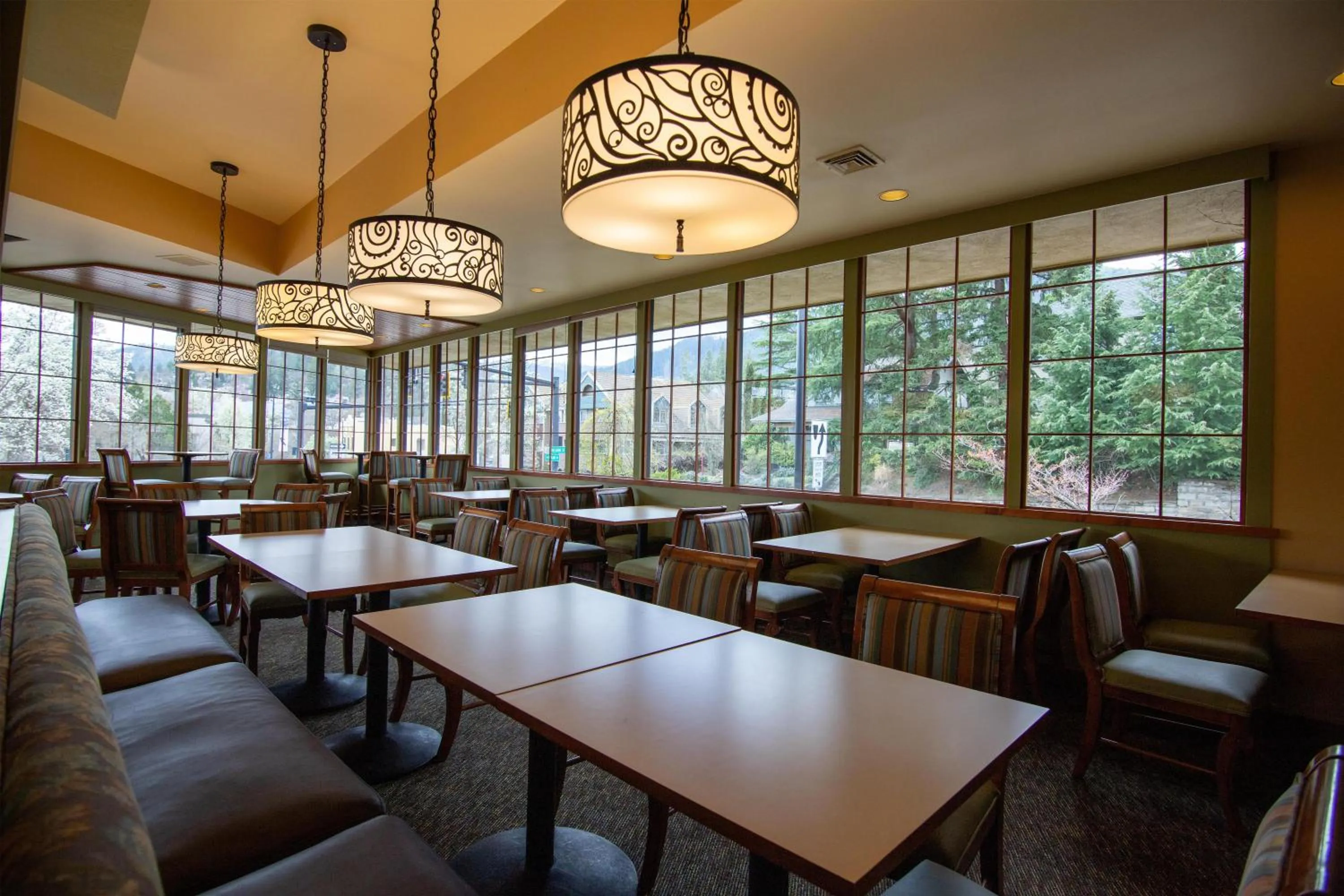 Breakfast in The Bard's Inn - BW Signature Collection by Best Western