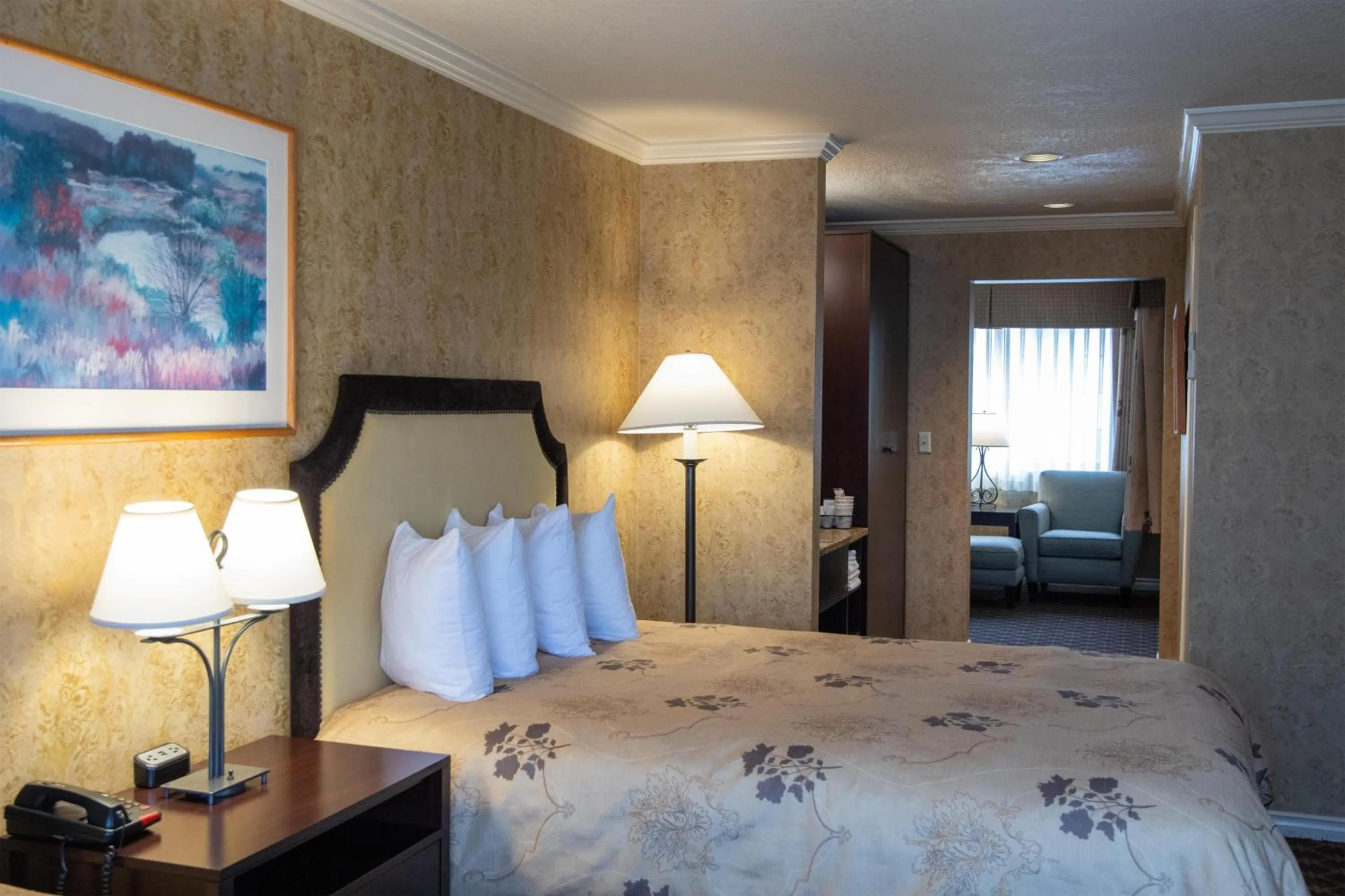 Bedroom, Bed in The Bard's Inn - BW Signature Collection by Best Western