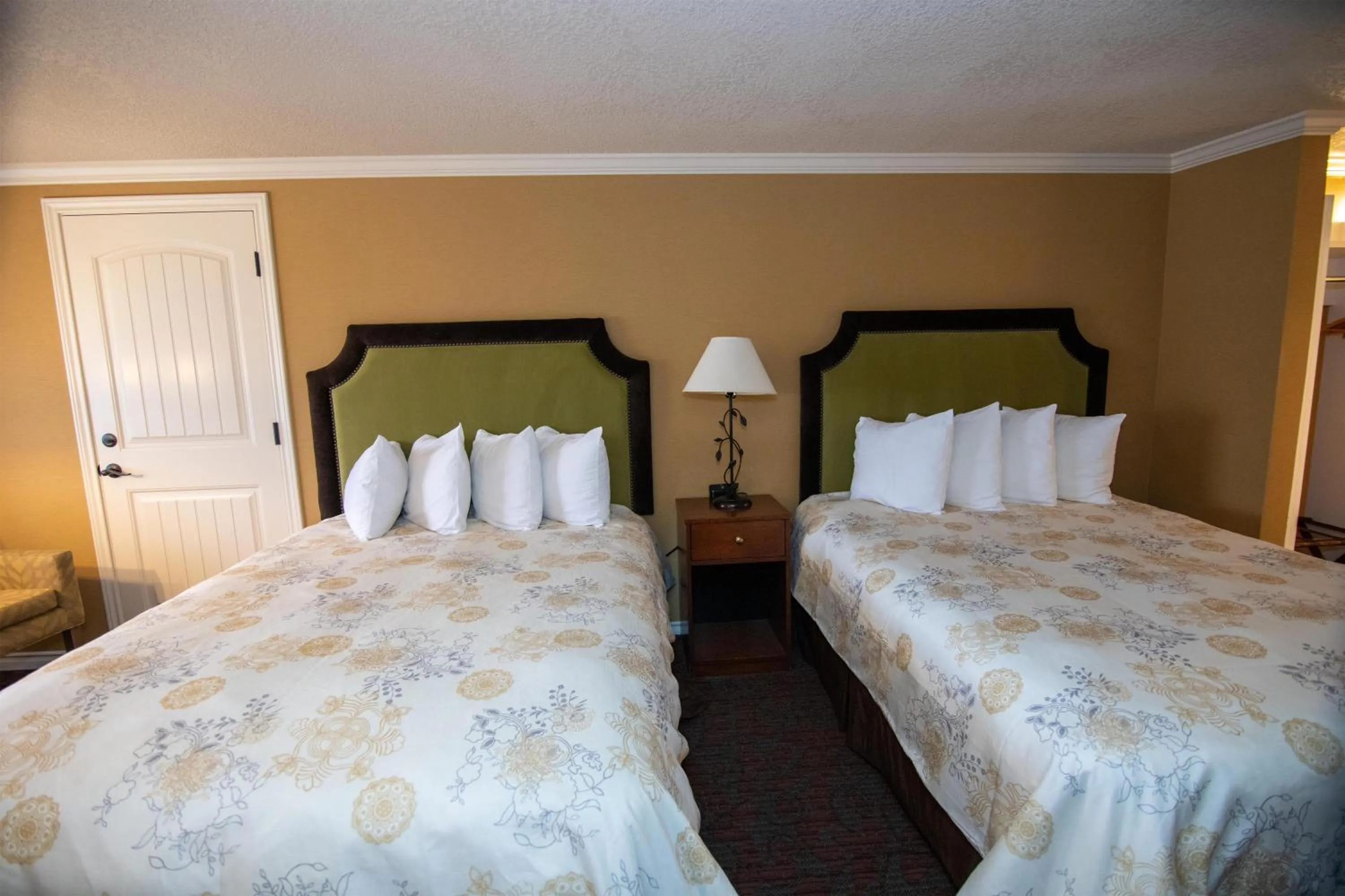 Bedroom, Bed in The Bard's Inn - BW Signature Collection by Best Western