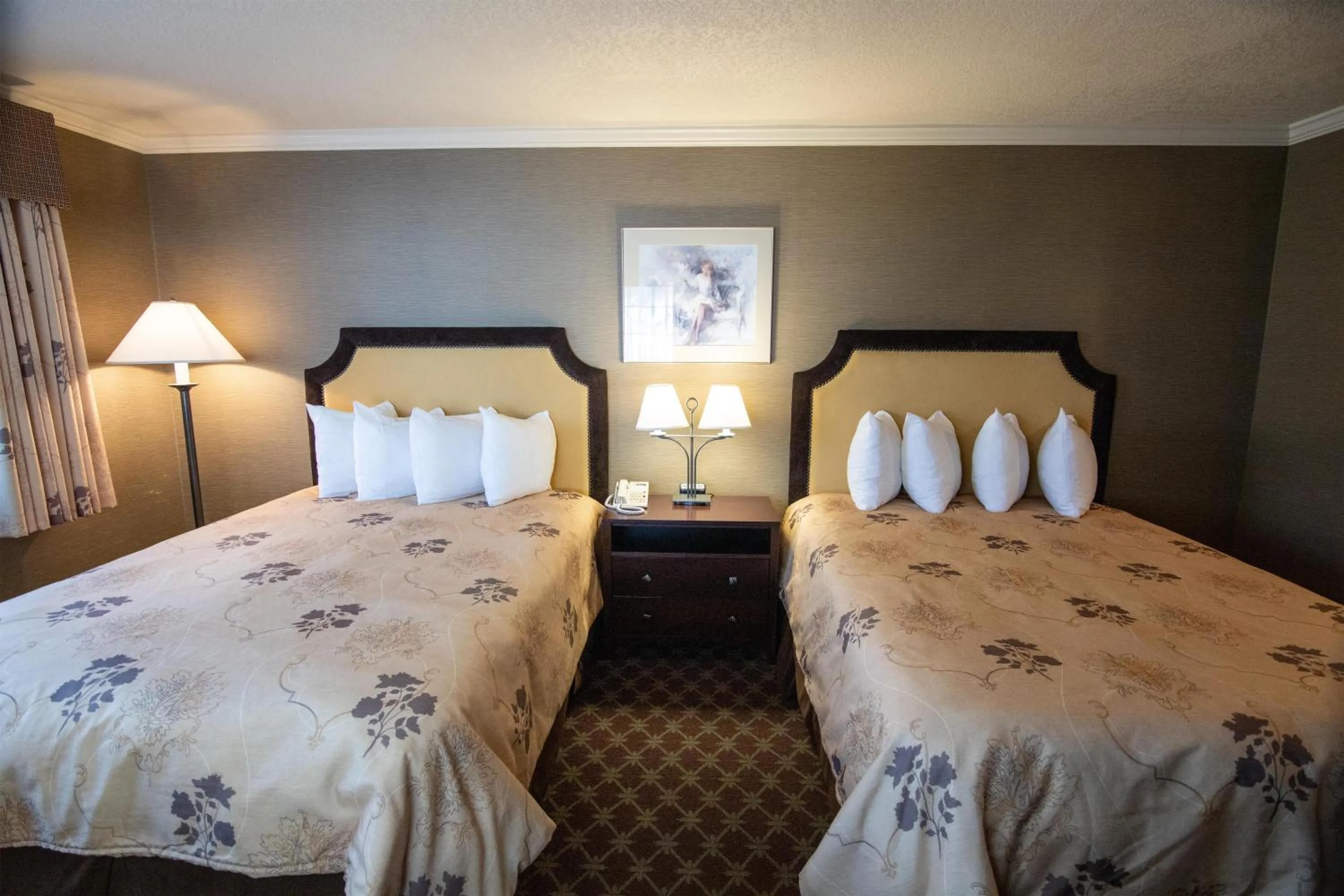 Bedroom, Bed in The Bard's Inn - BW Signature Collection by Best Western