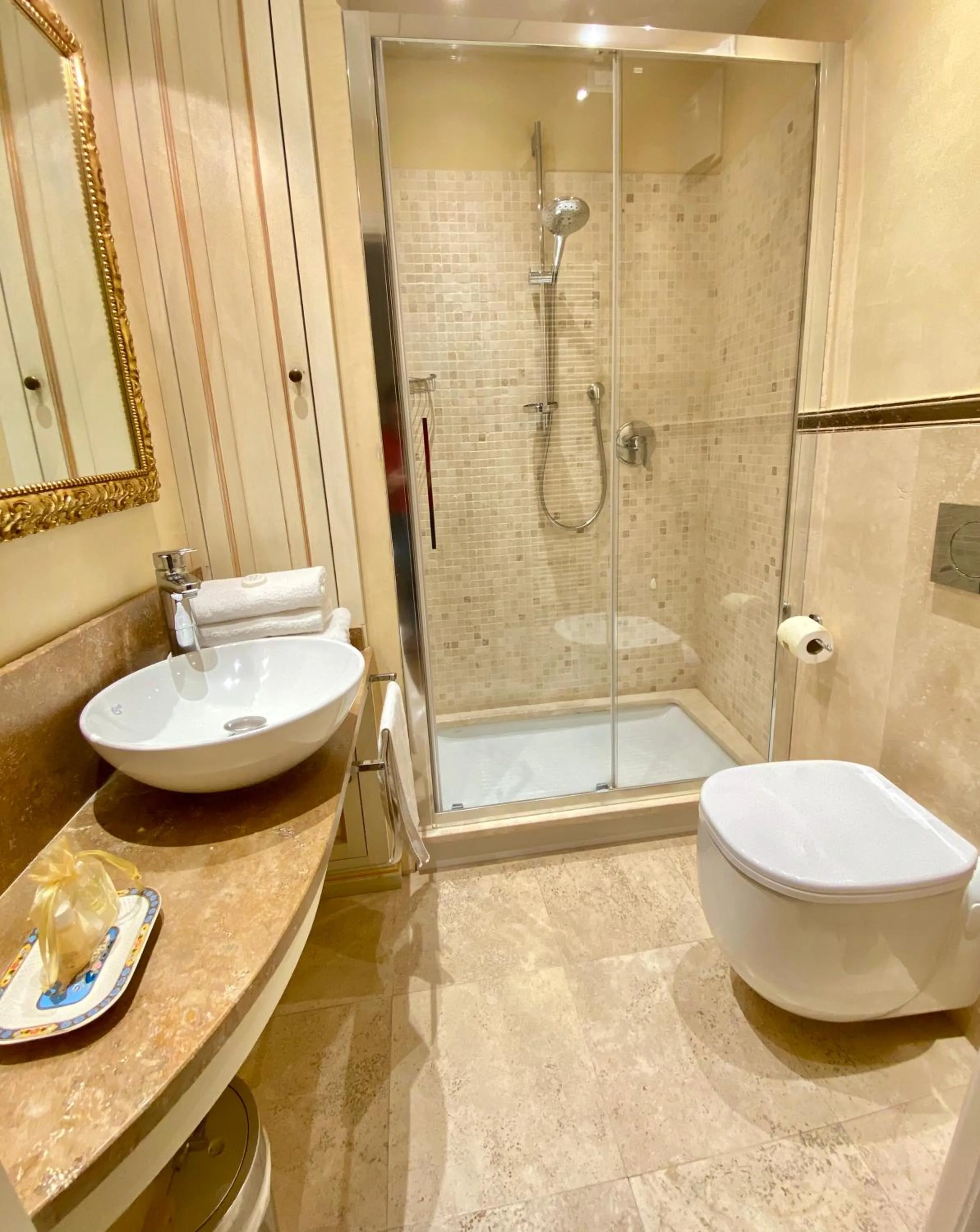 Shower in La Corte Di Ambra