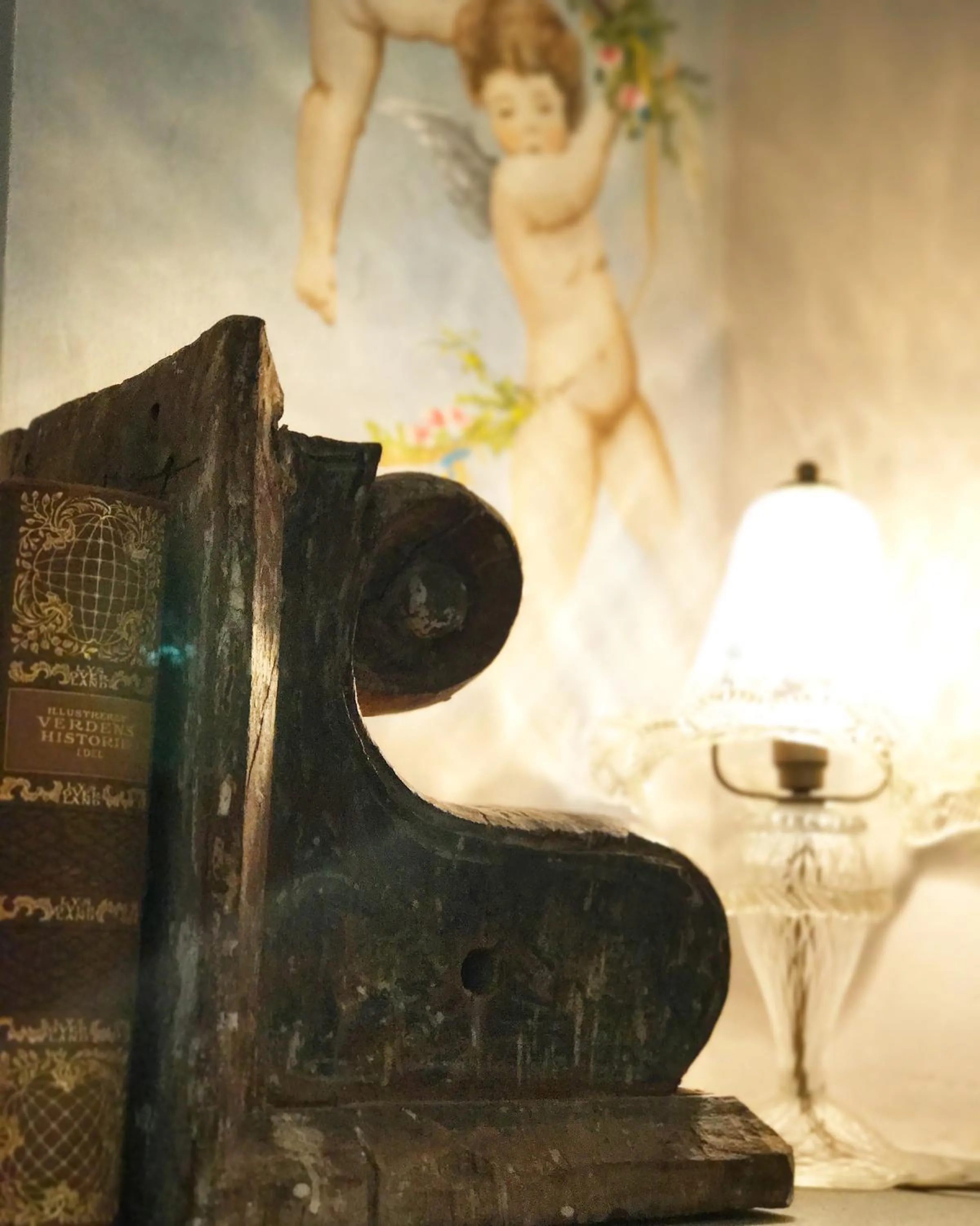 Decorative detail in La Corte Di Ambra