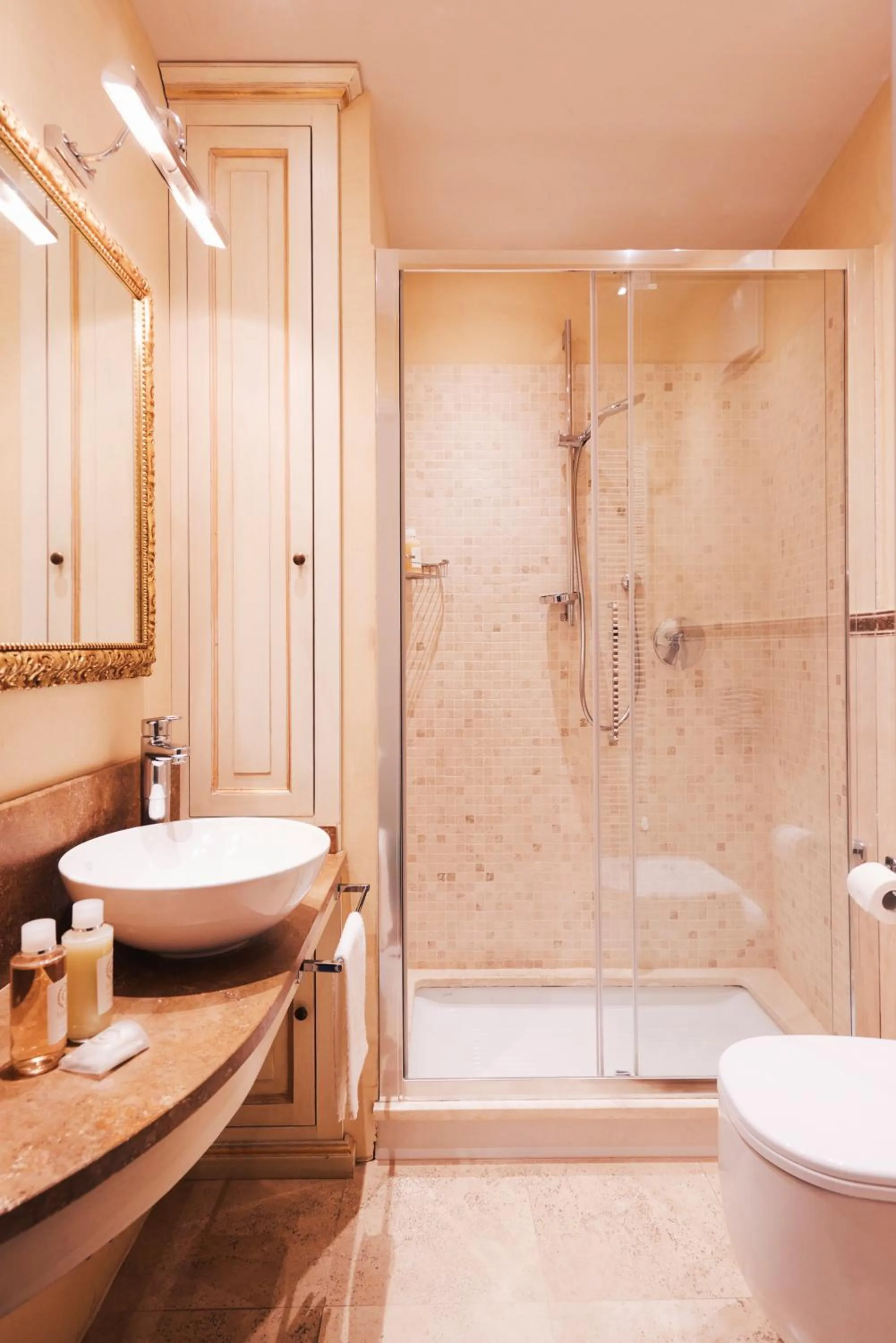 Shower in La Corte Di Ambra