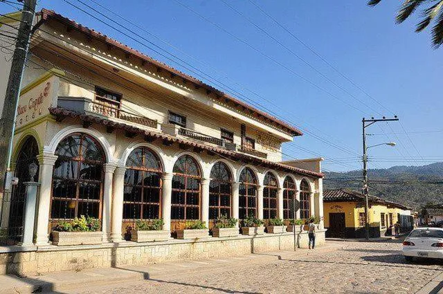 Facade/entrance in Hotel Plaza Copan