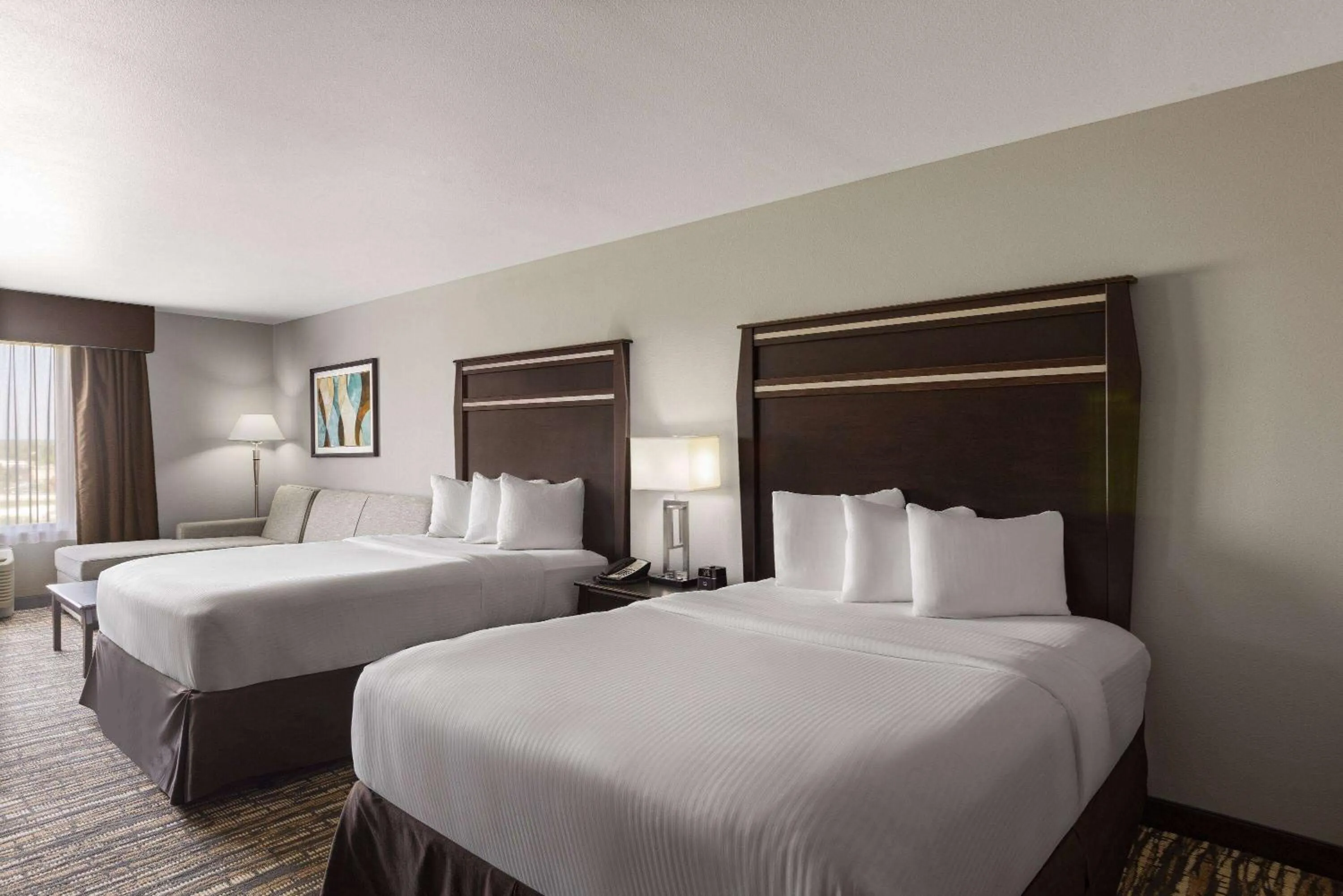 Photo of the whole room, Bed in La Quinta by Wyndham Sioux Falls