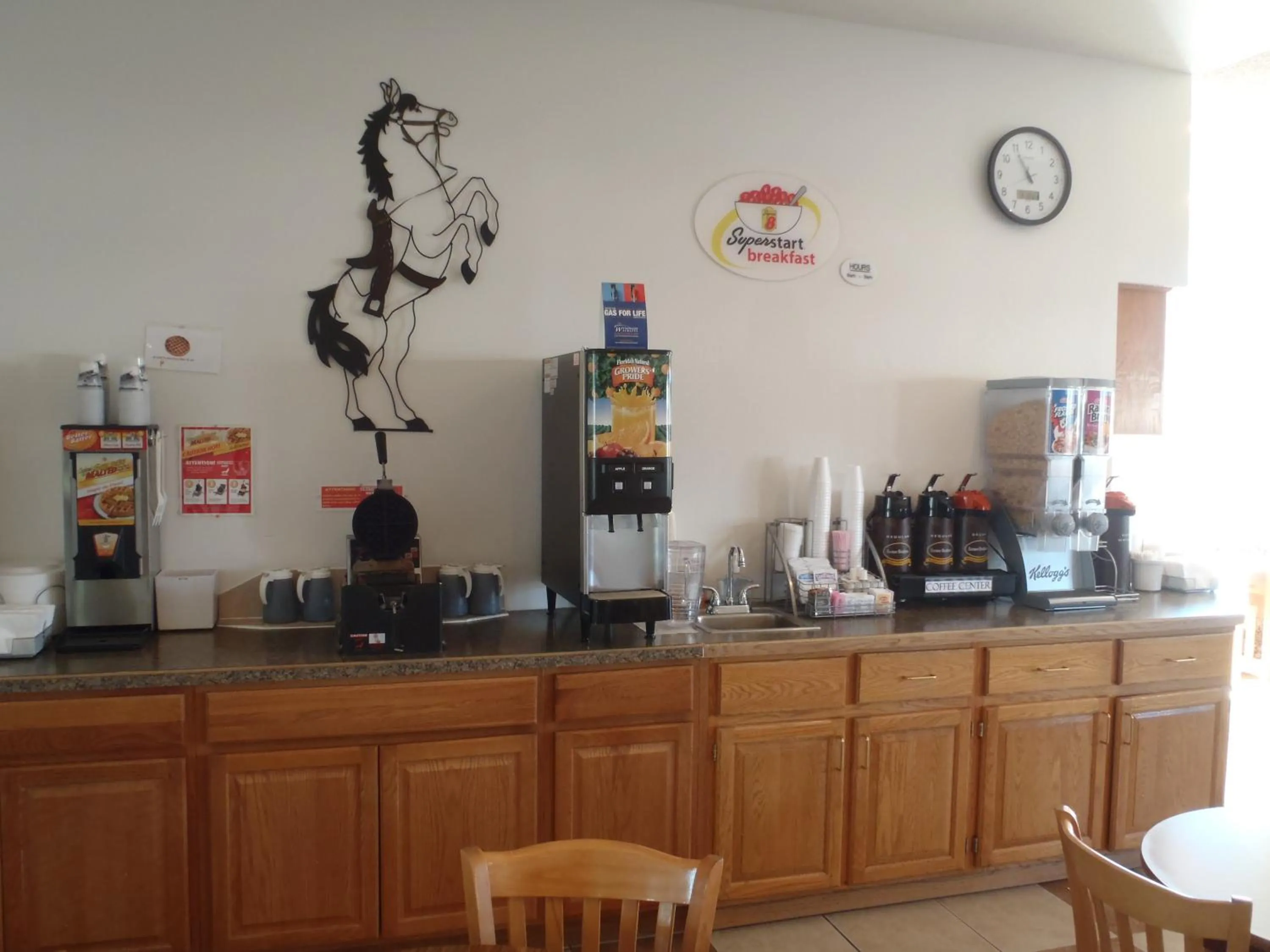 Continental breakfast in Super 8 by Wyndham Pendleton