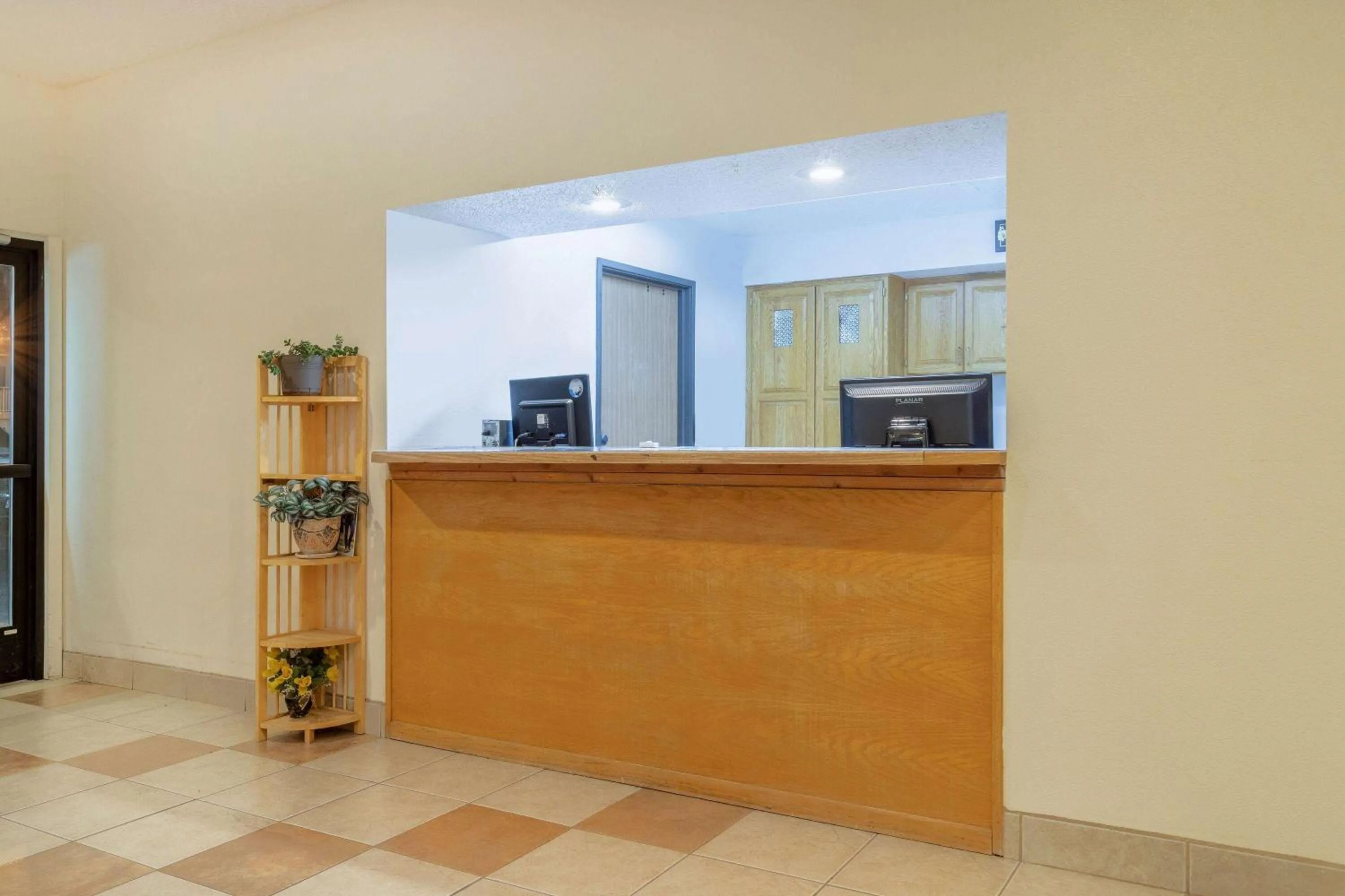 Lobby or reception in Super 8 by Wyndham Pendleton