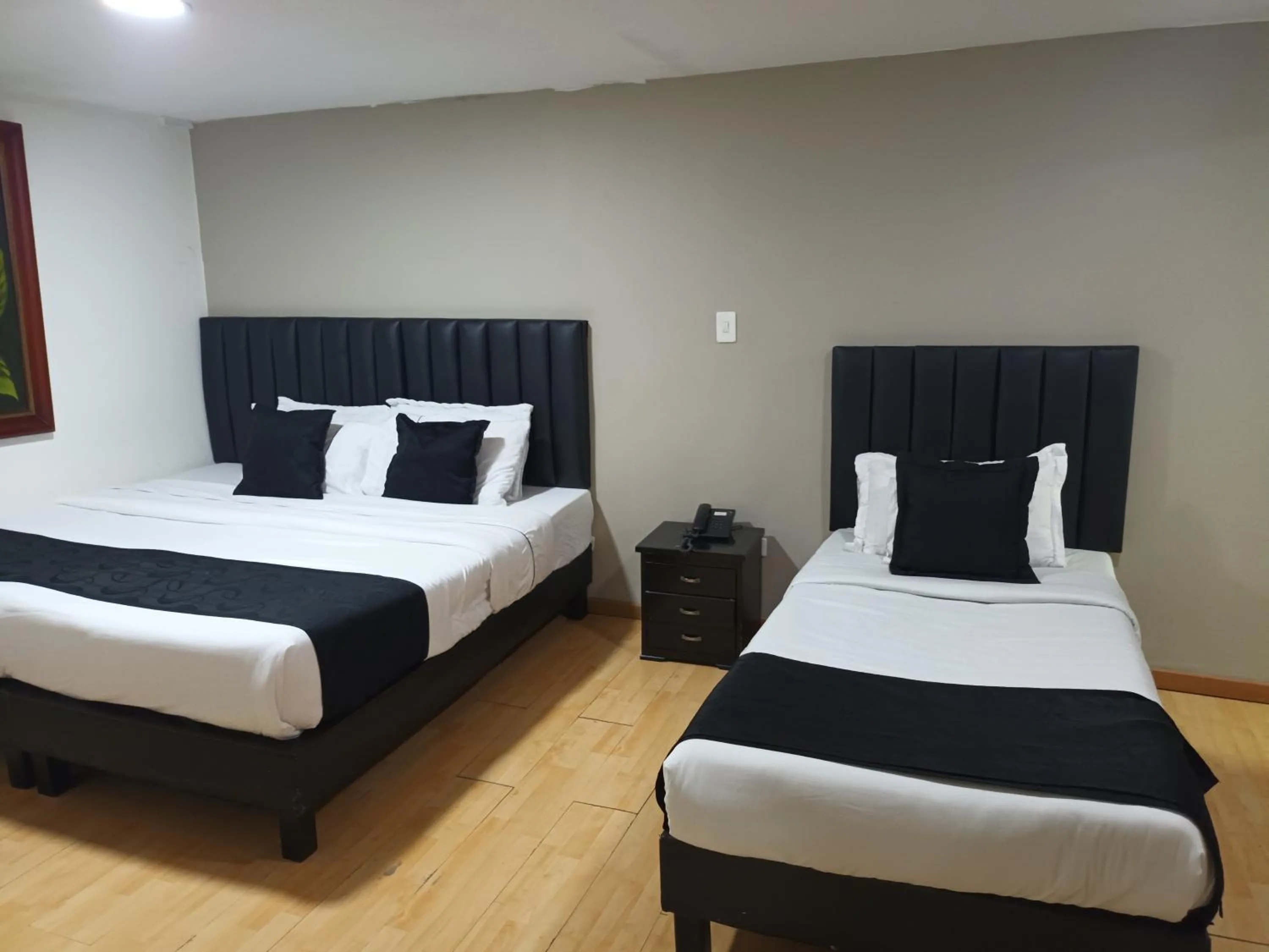 Bedroom, Bed in Hotel Santiago Plaza