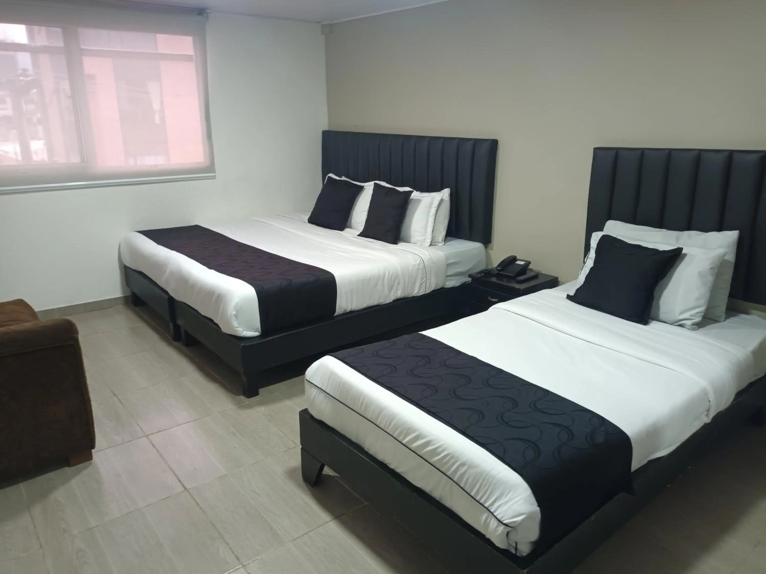 Bedroom, Bed in Hotel Santiago Plaza