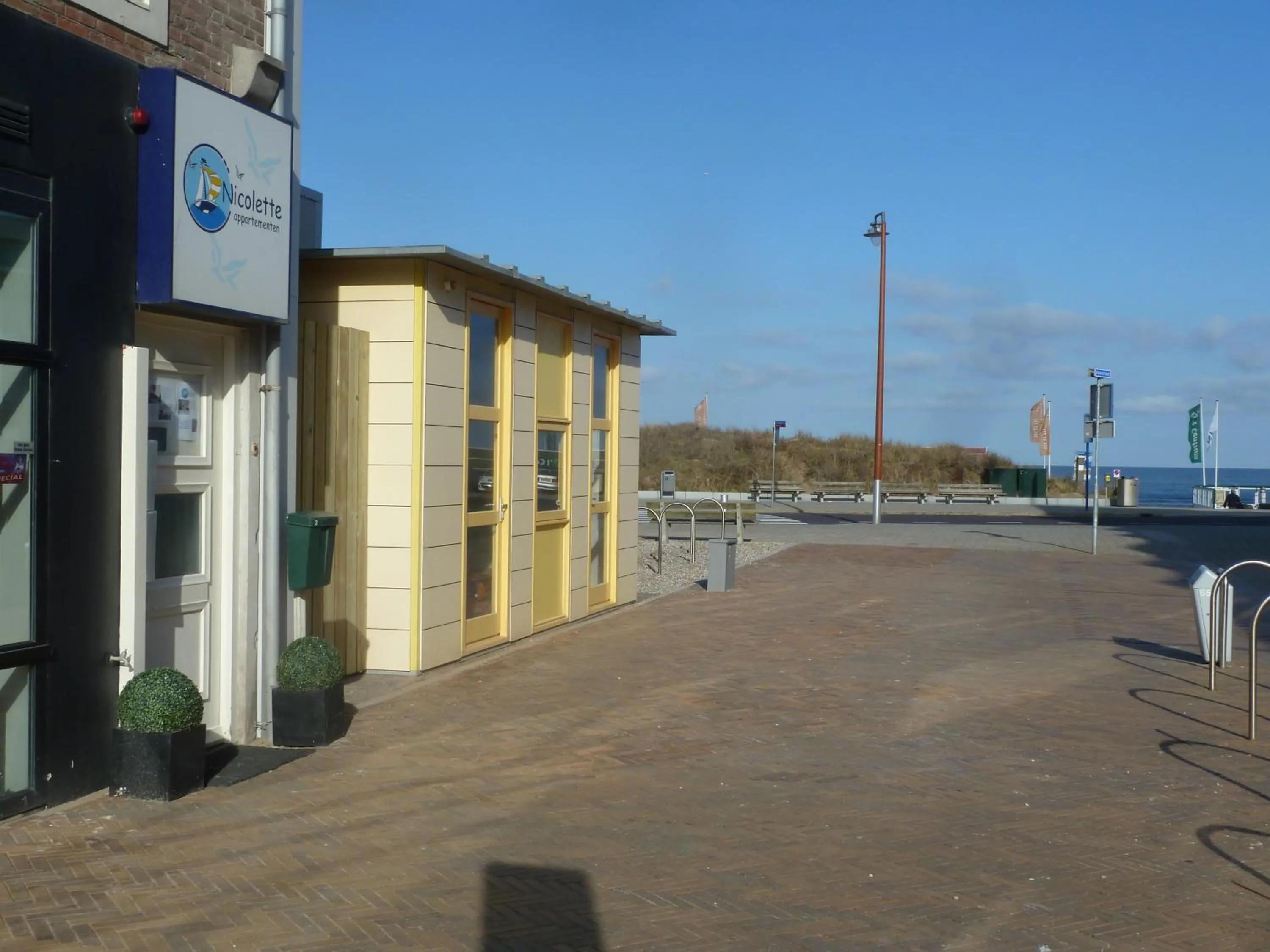 Facade/entrance in Nicolette Apartments