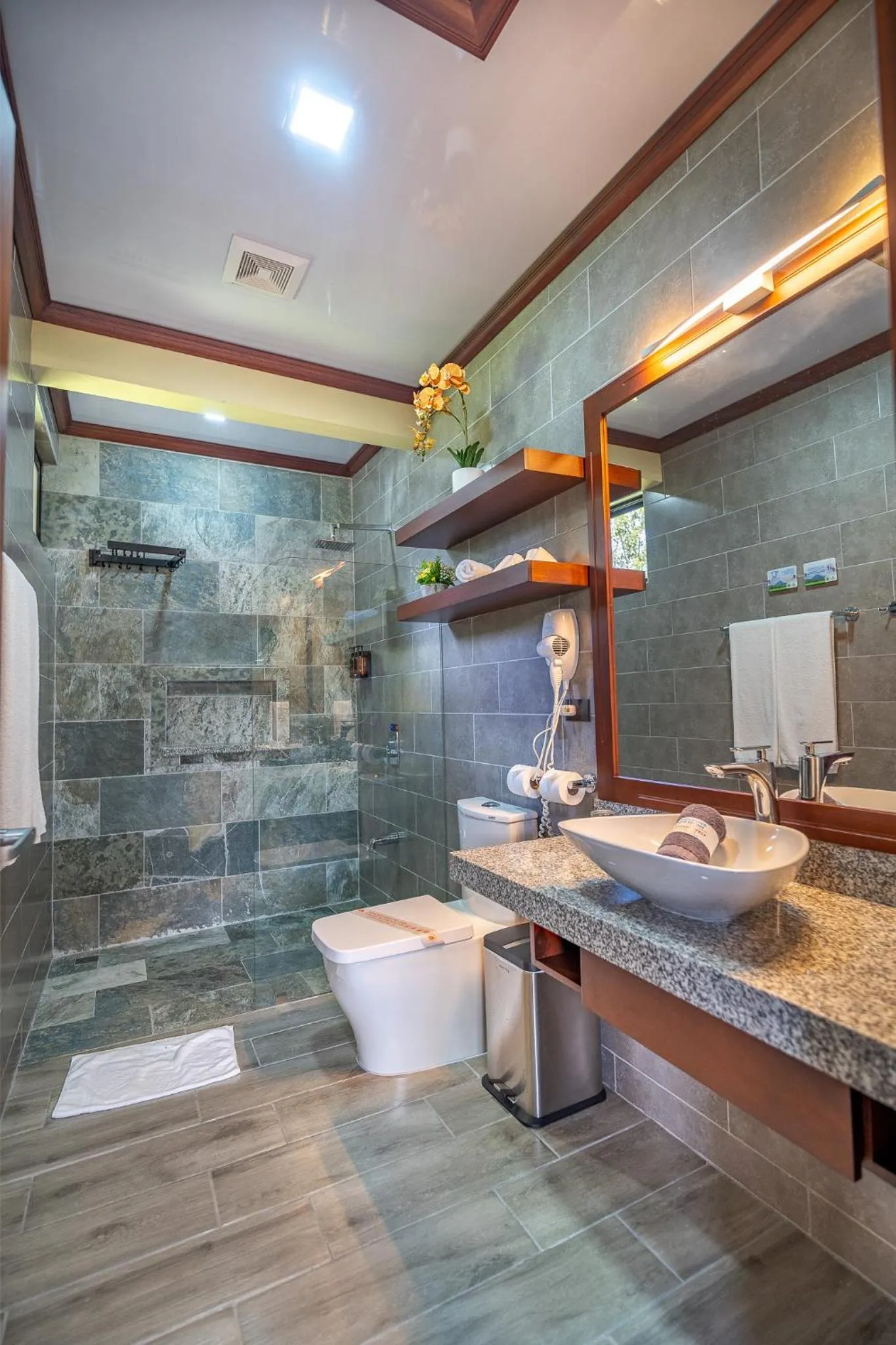 Shower in Hotel Arenal Springs Resort & Spa