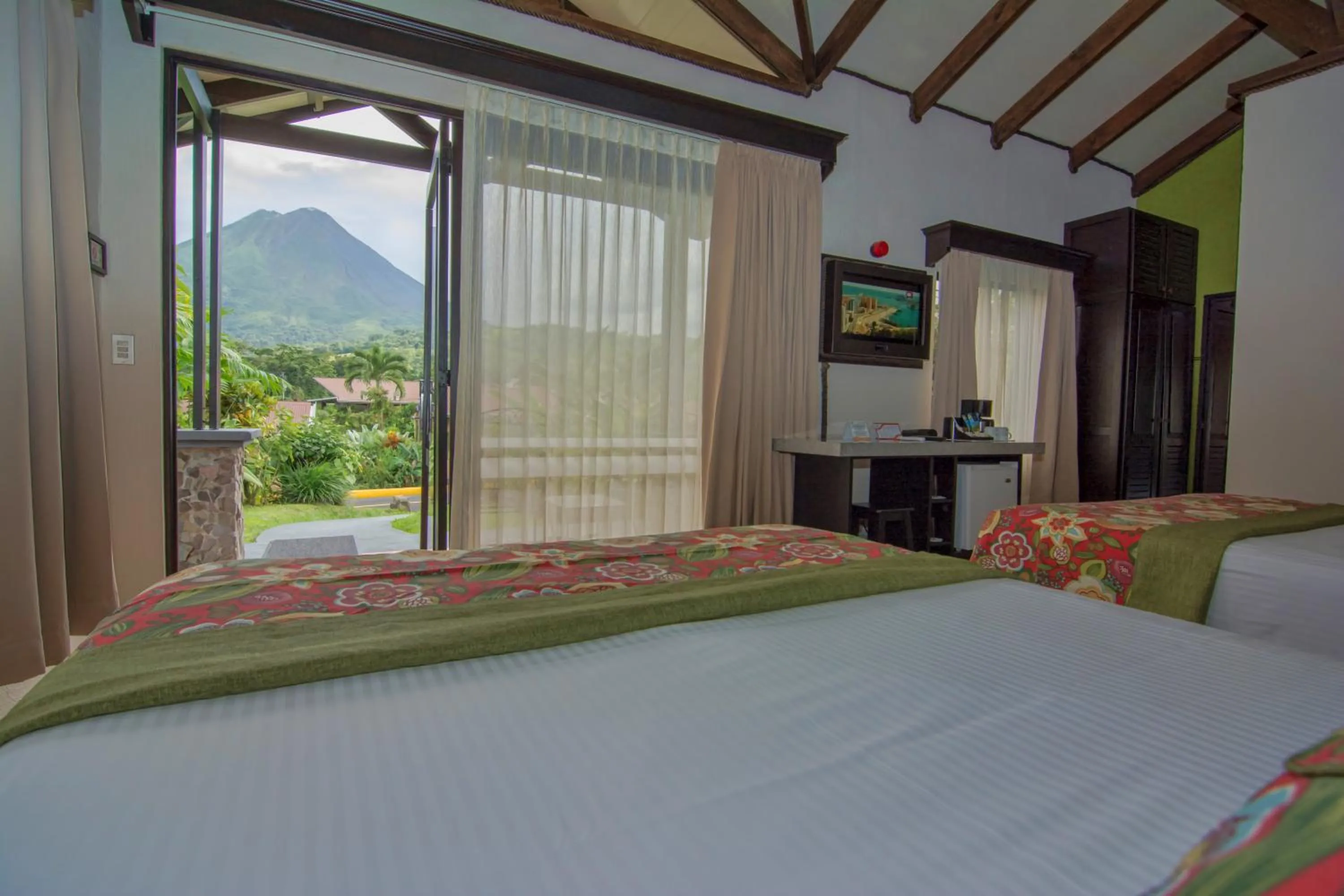 Bed in Hotel Arenal Springs Resort & Spa