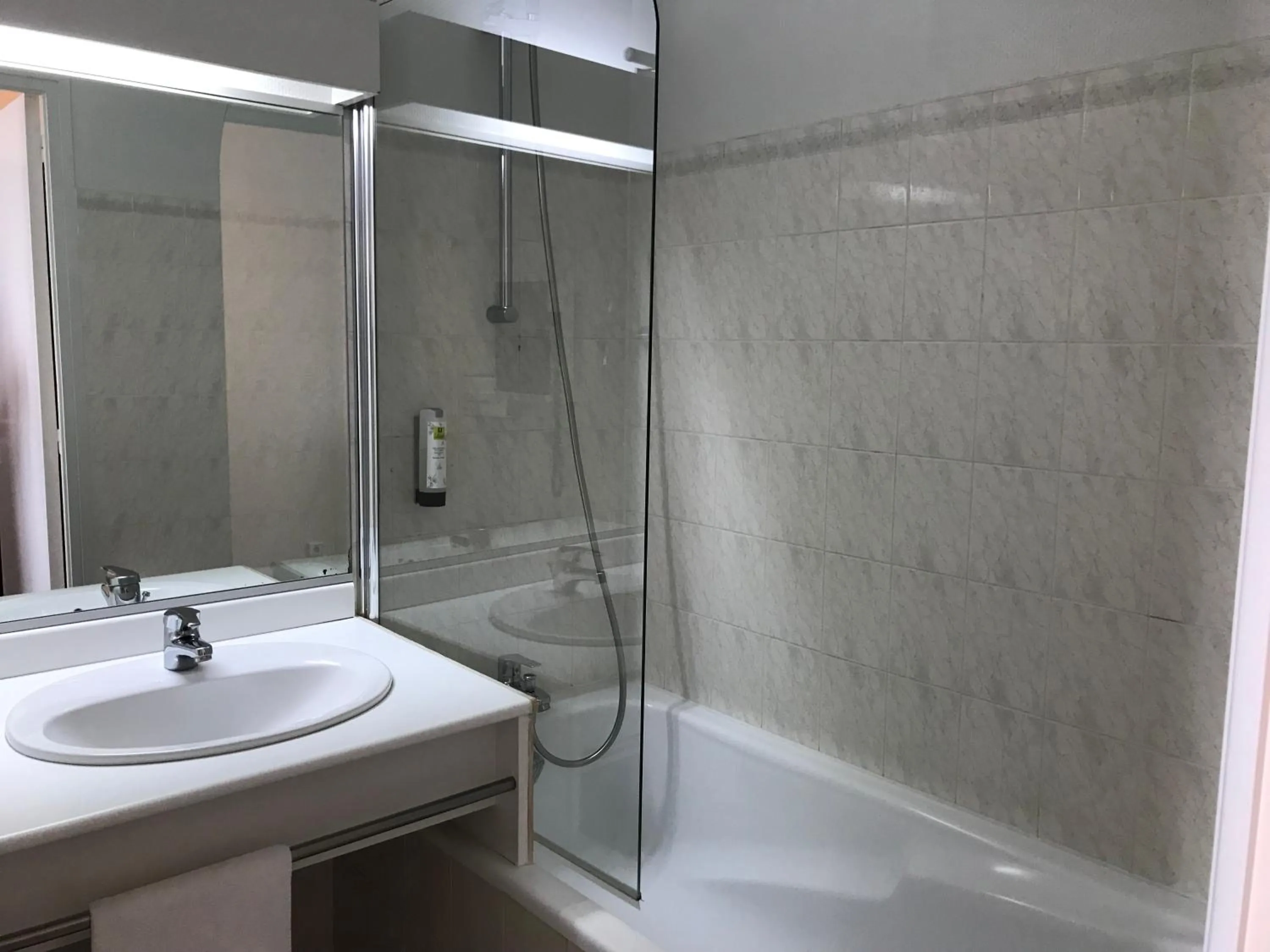 Logis Hôtel & Restaurant La Villa des Houx