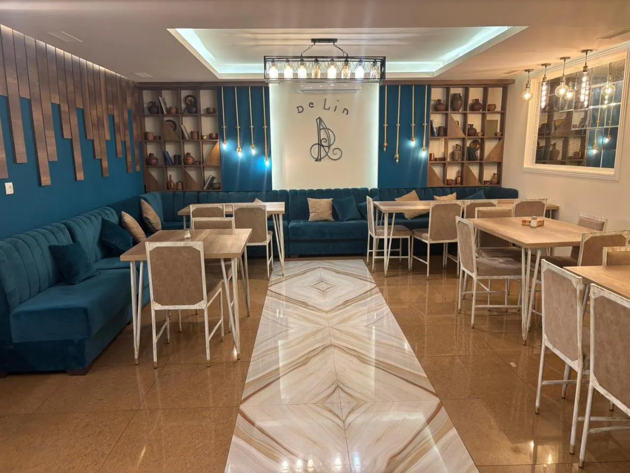 DeLin Hotel And Tours