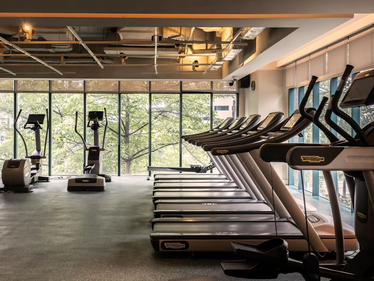 Fitness centre/facilities in Aruga Apartments by Rockwell Makati