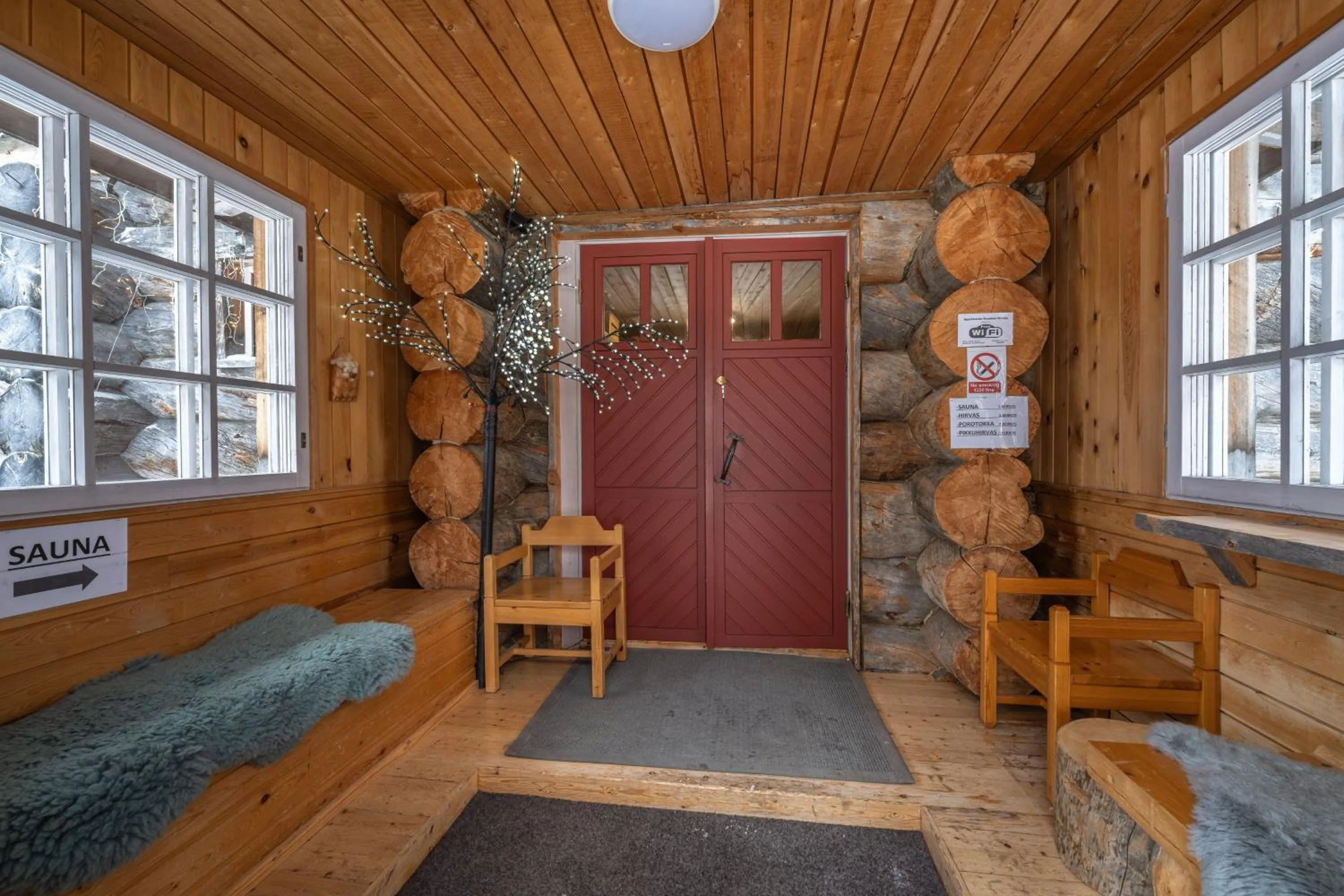 Seating area in Kuukkeli Apartments Pikku-Hirvas ja Porotokka
