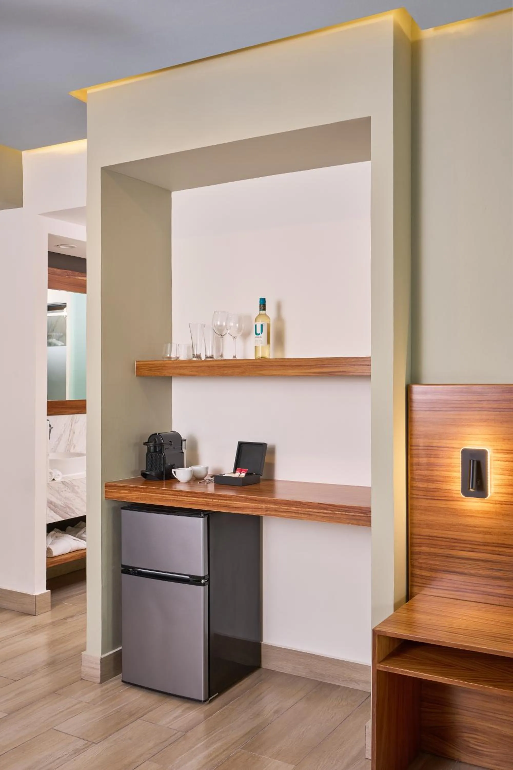 hair dresser in Cristalino Lagoon Front Hotel, Restaurant & Spa