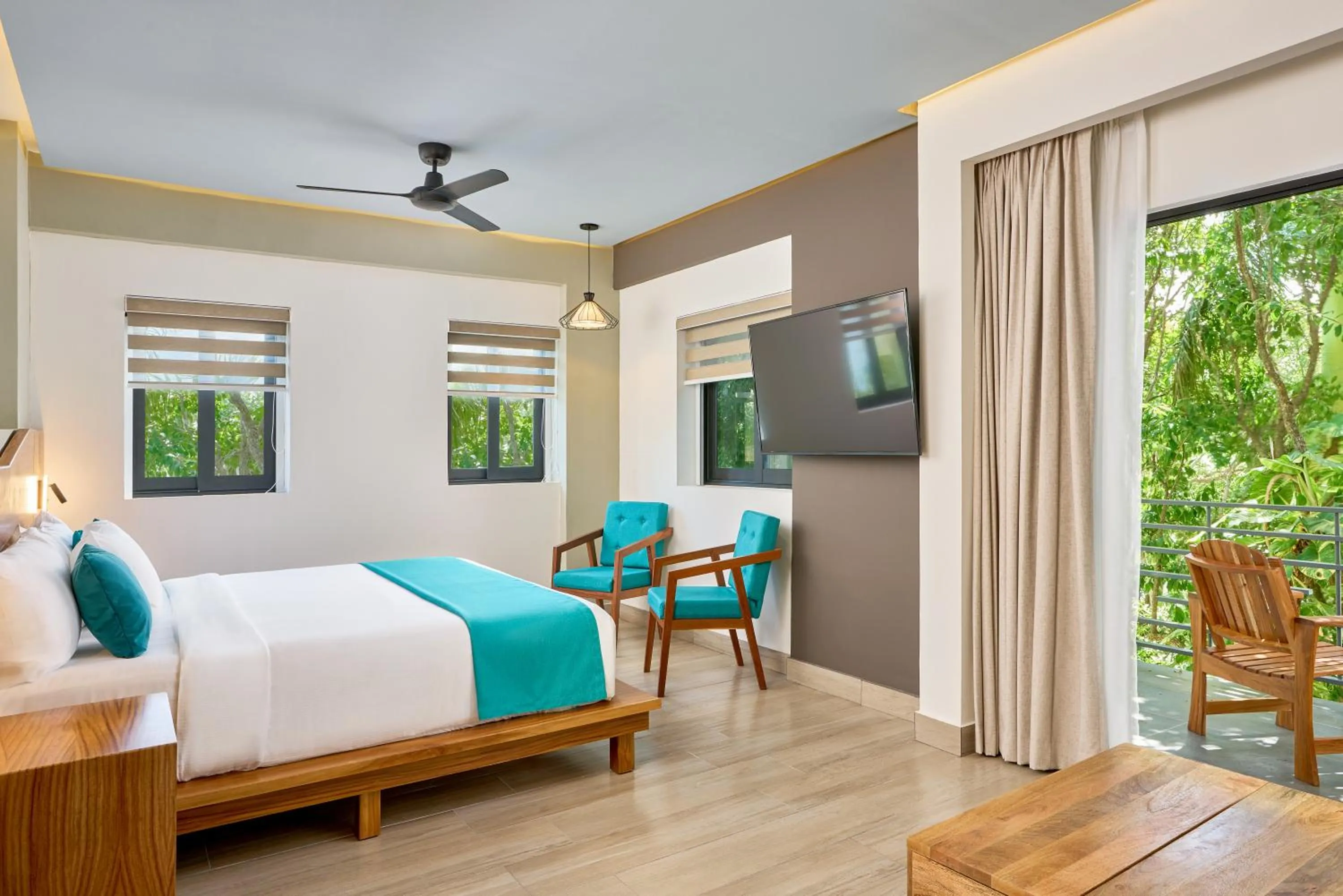 Bed in Cristalino Lagoon Front Hotel, Restaurant & Spa