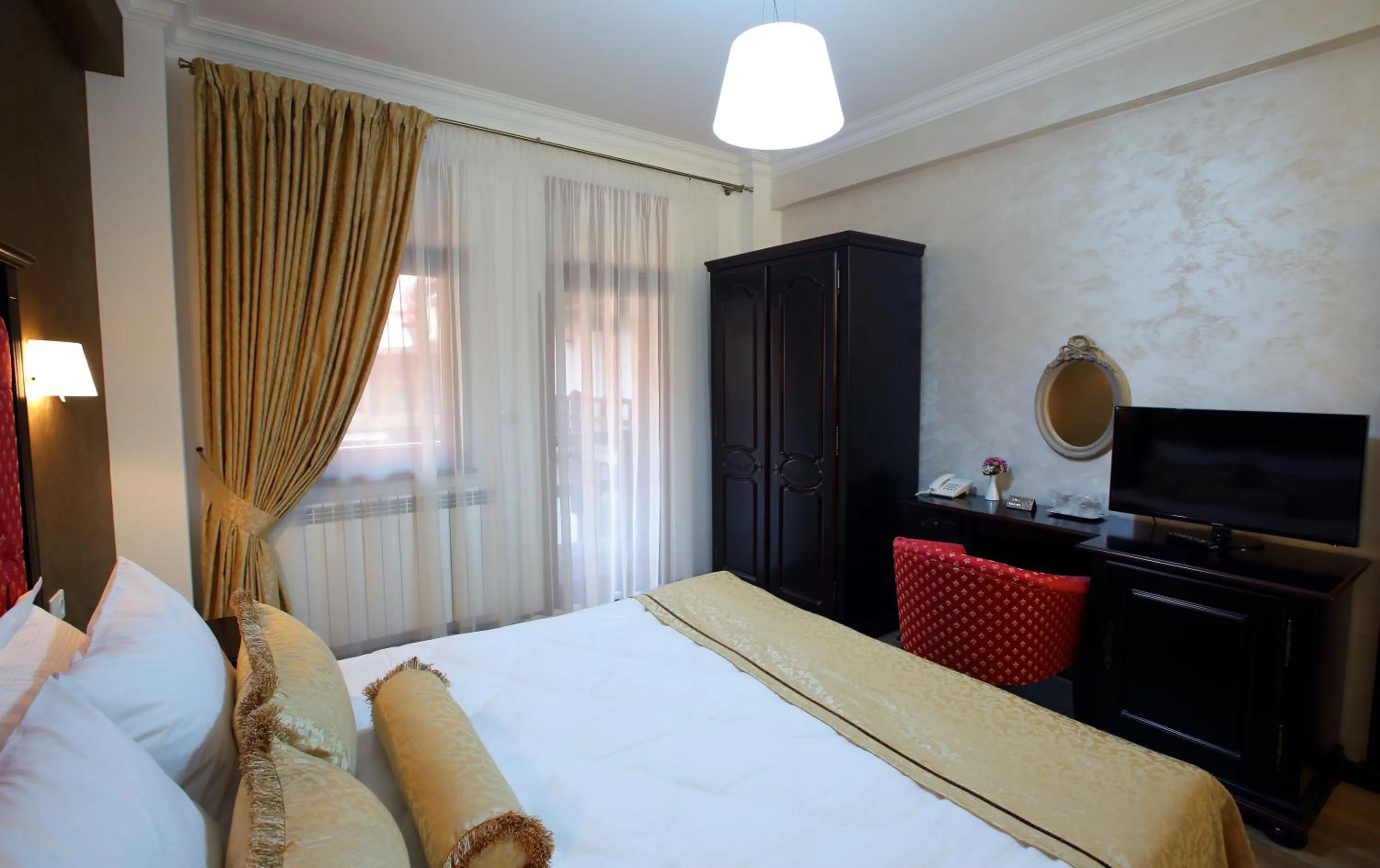 Photo of the whole room, Bed in Hotel Galany