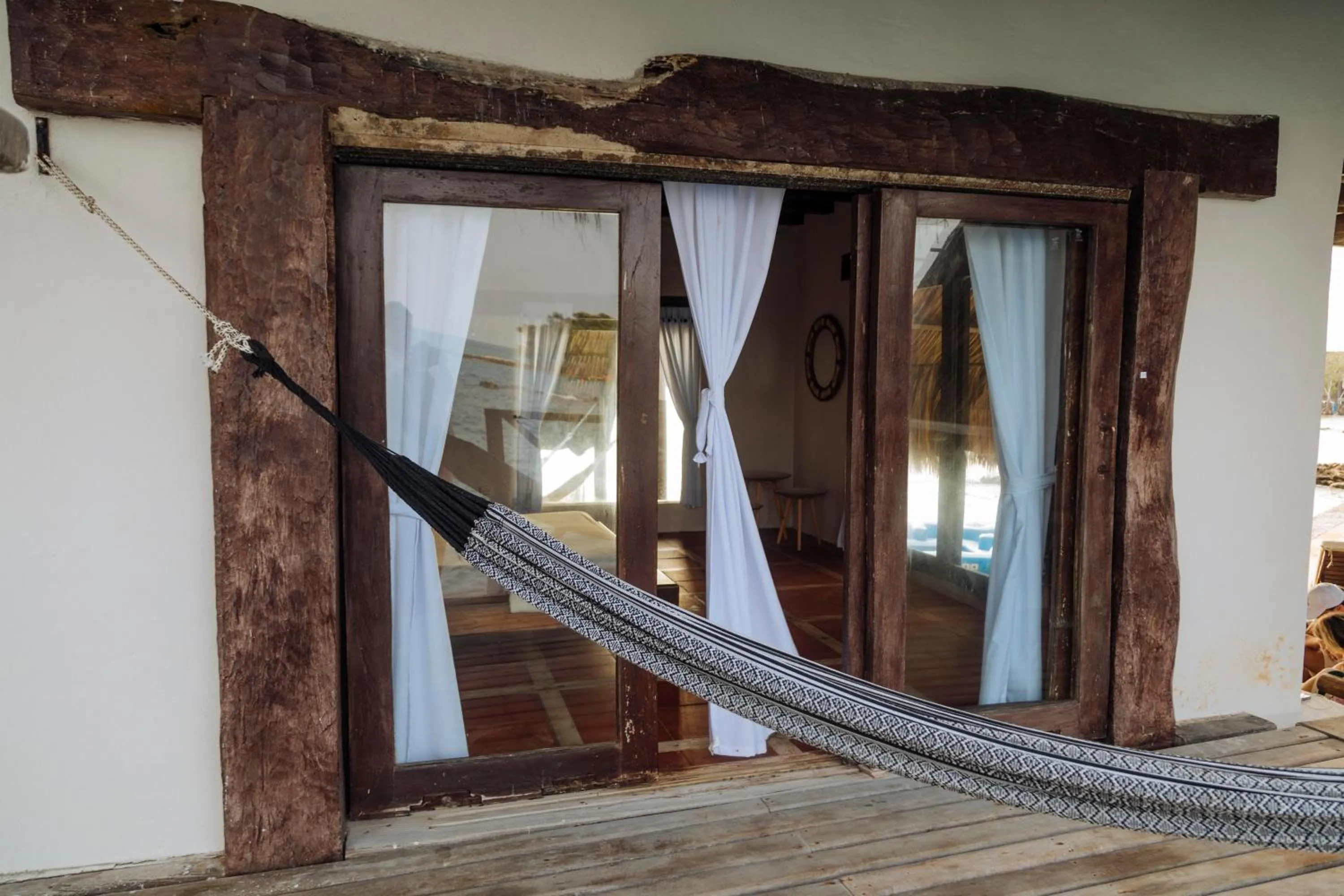 Day in Isla Kalua - Private Ocean Villa