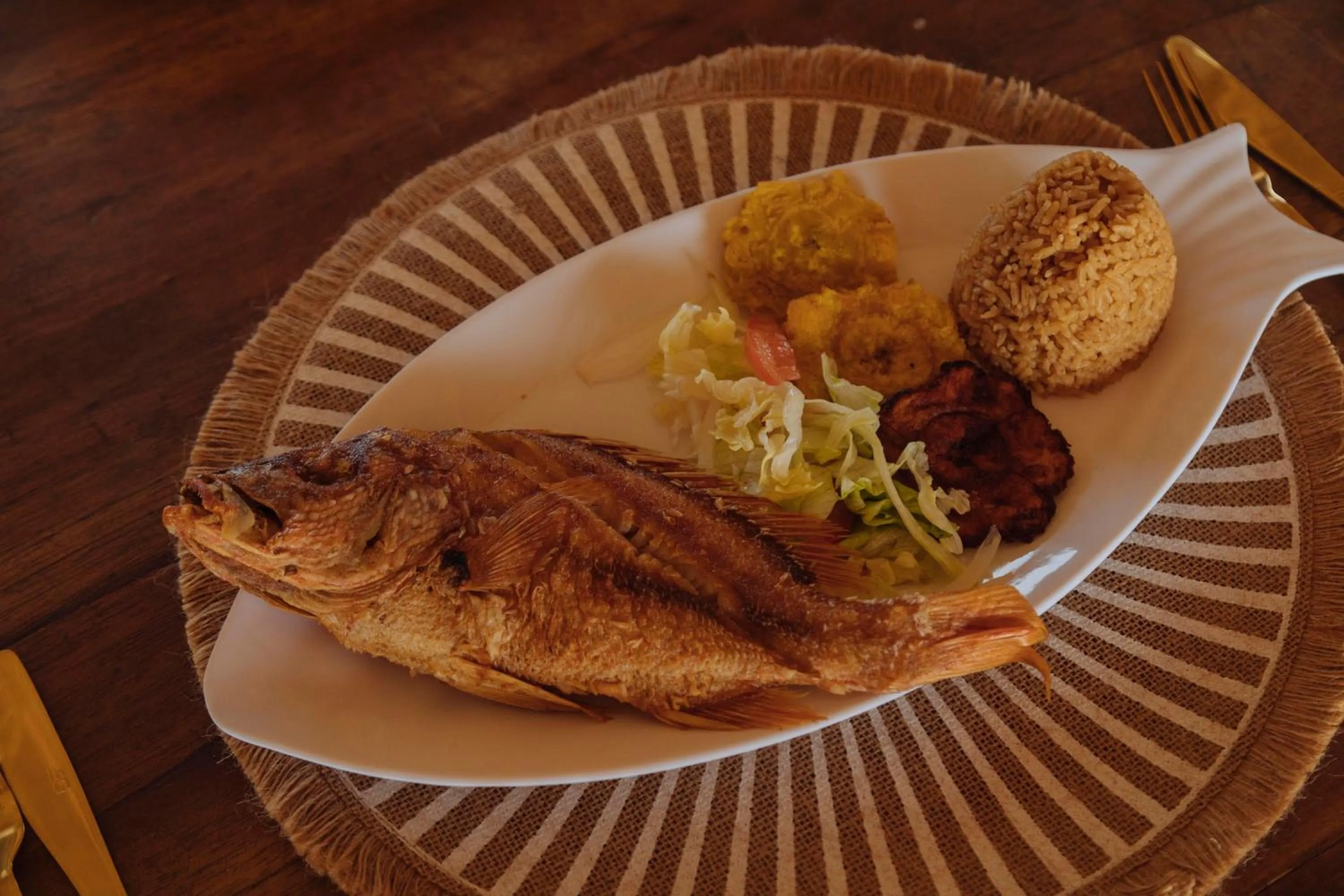 Food in Isla Kalua - Private Ocean Villa