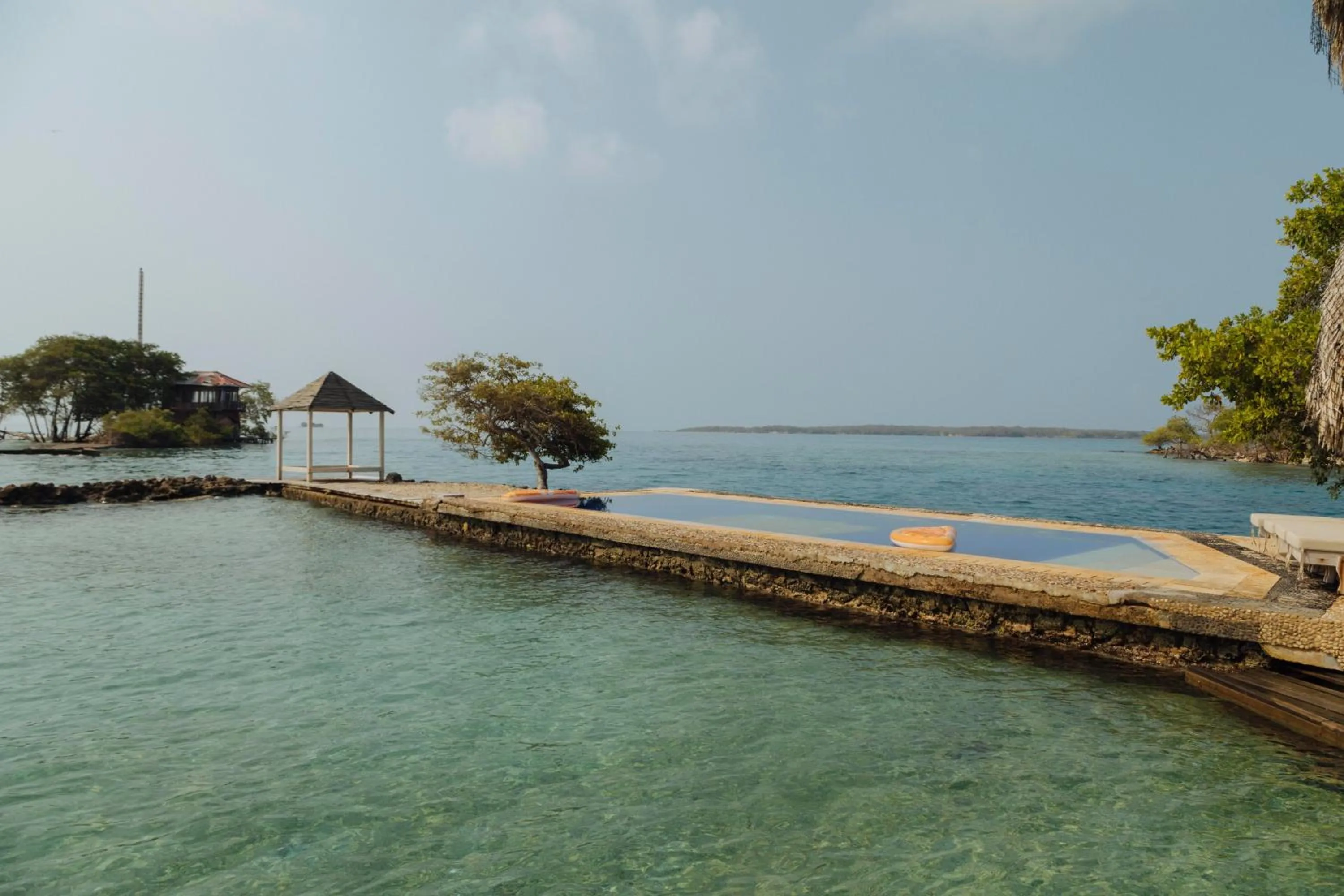 Natural landscape in Isla Kalua - Private Ocean Villa