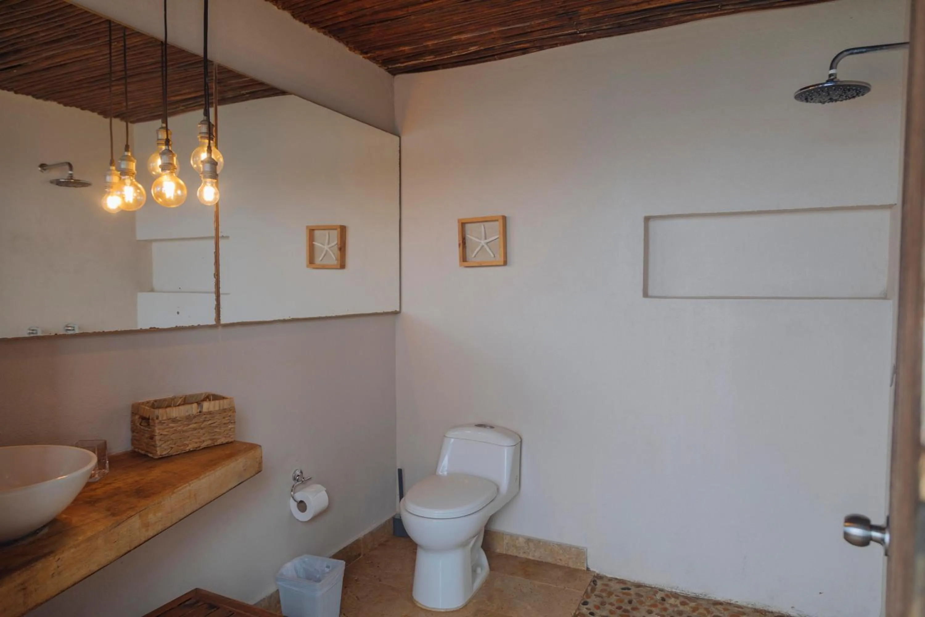 Bathroom in Isla Kalua - Private Ocean Villa