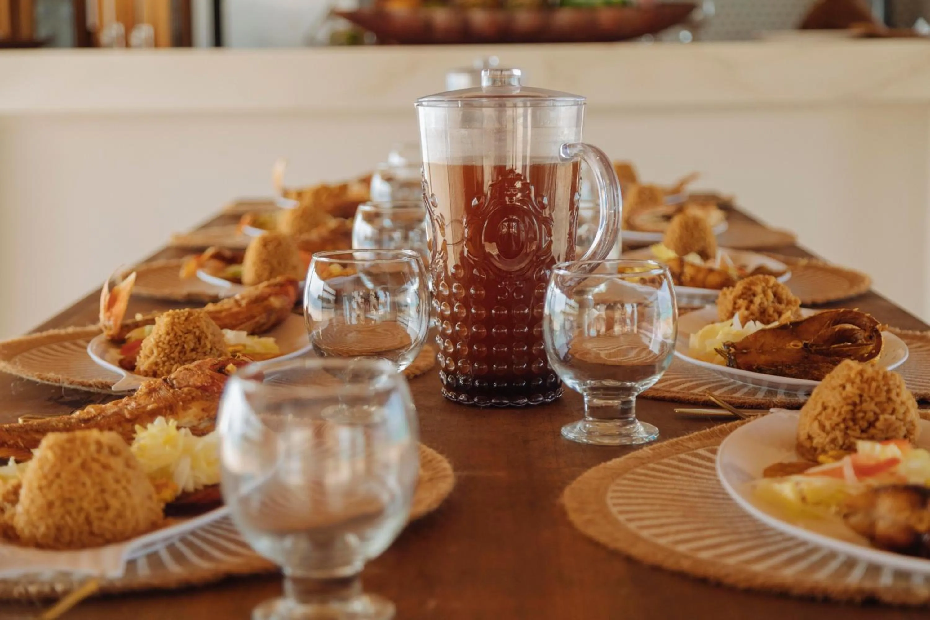 Food and drinks in Isla Kalua - Private Ocean Villa