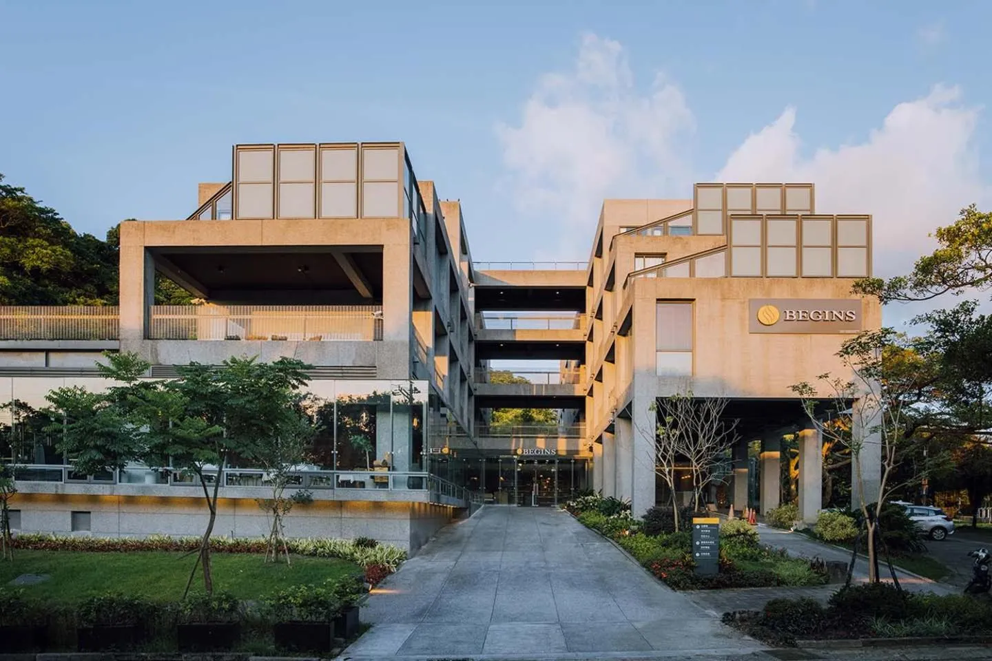 Property building in Hotel BEGINS 倉箱蜜境文旅